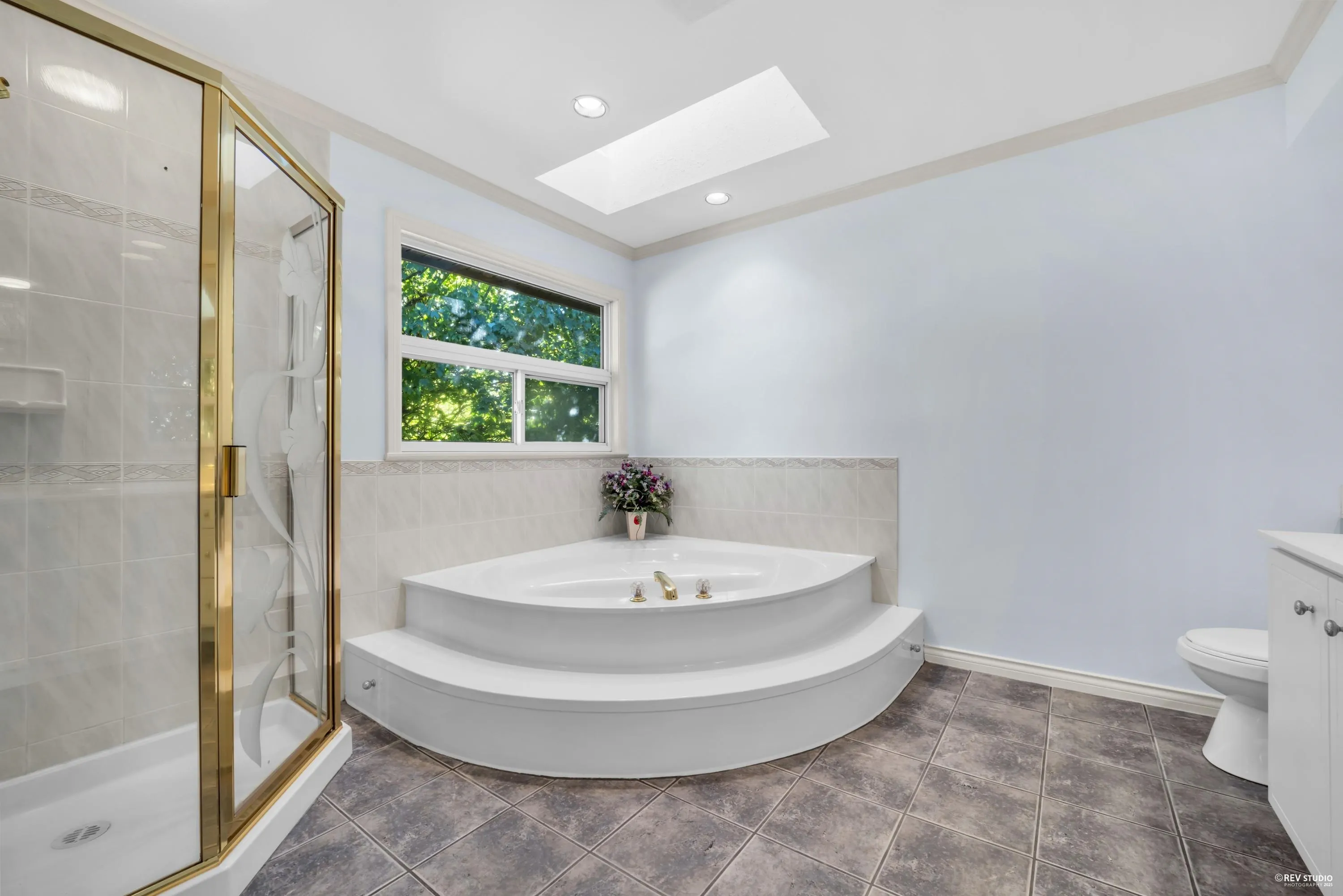 6 8151 Garden City Road