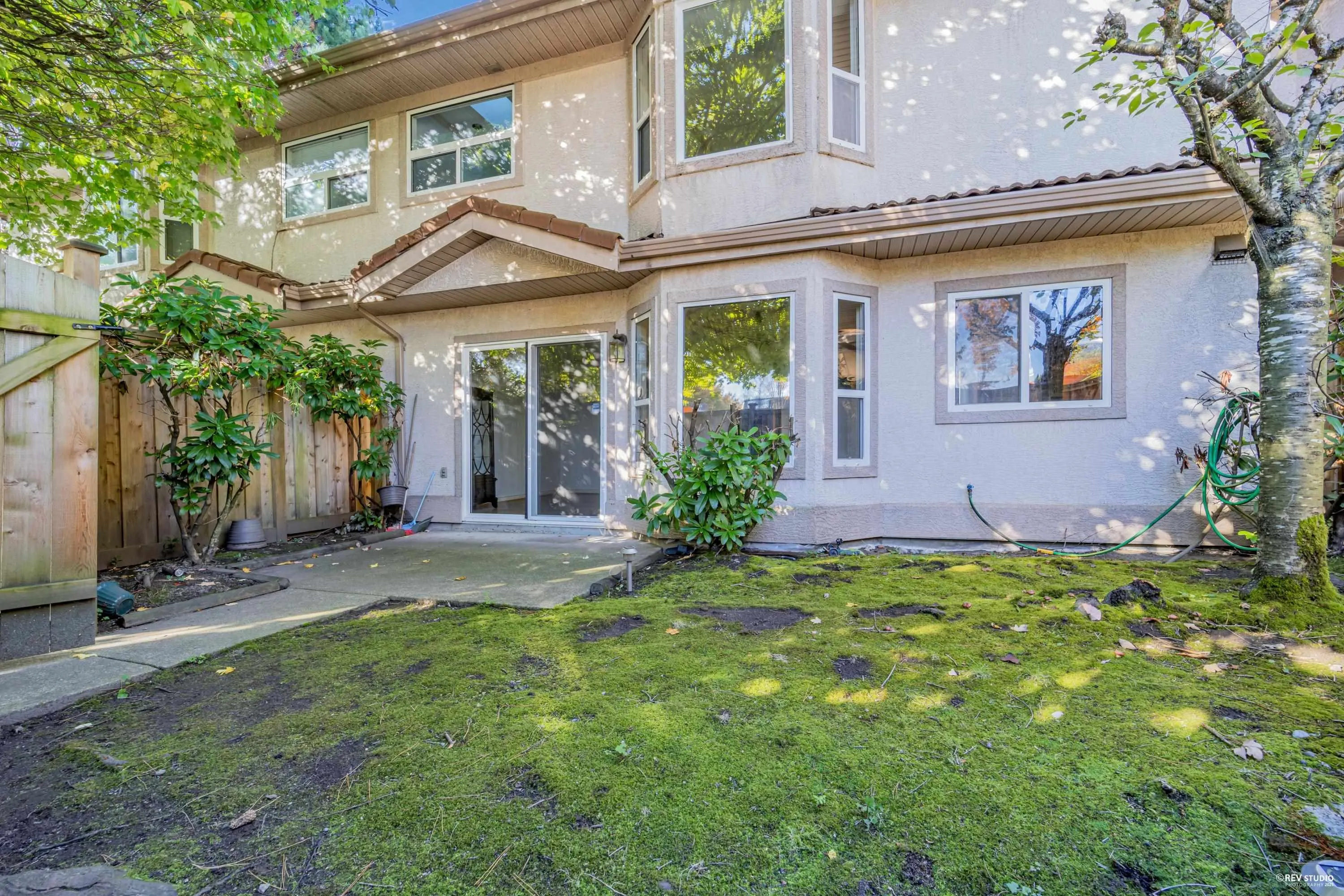 6 8151 Garden City Road