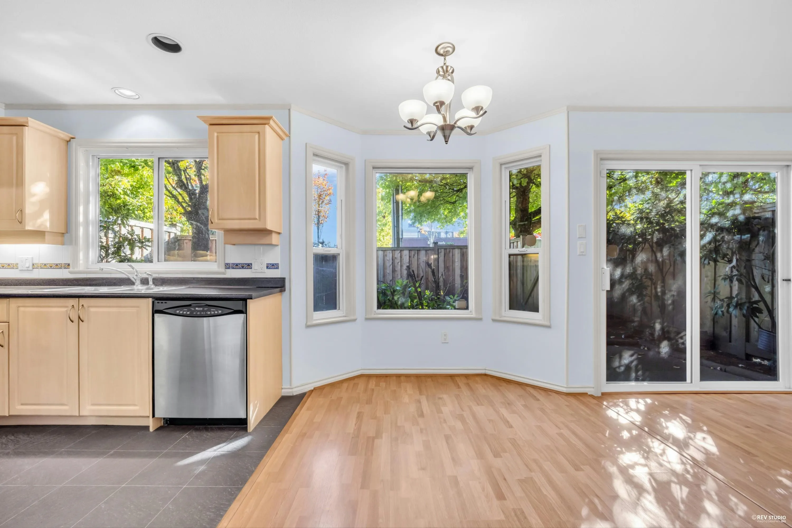 6 8151 Garden City Road