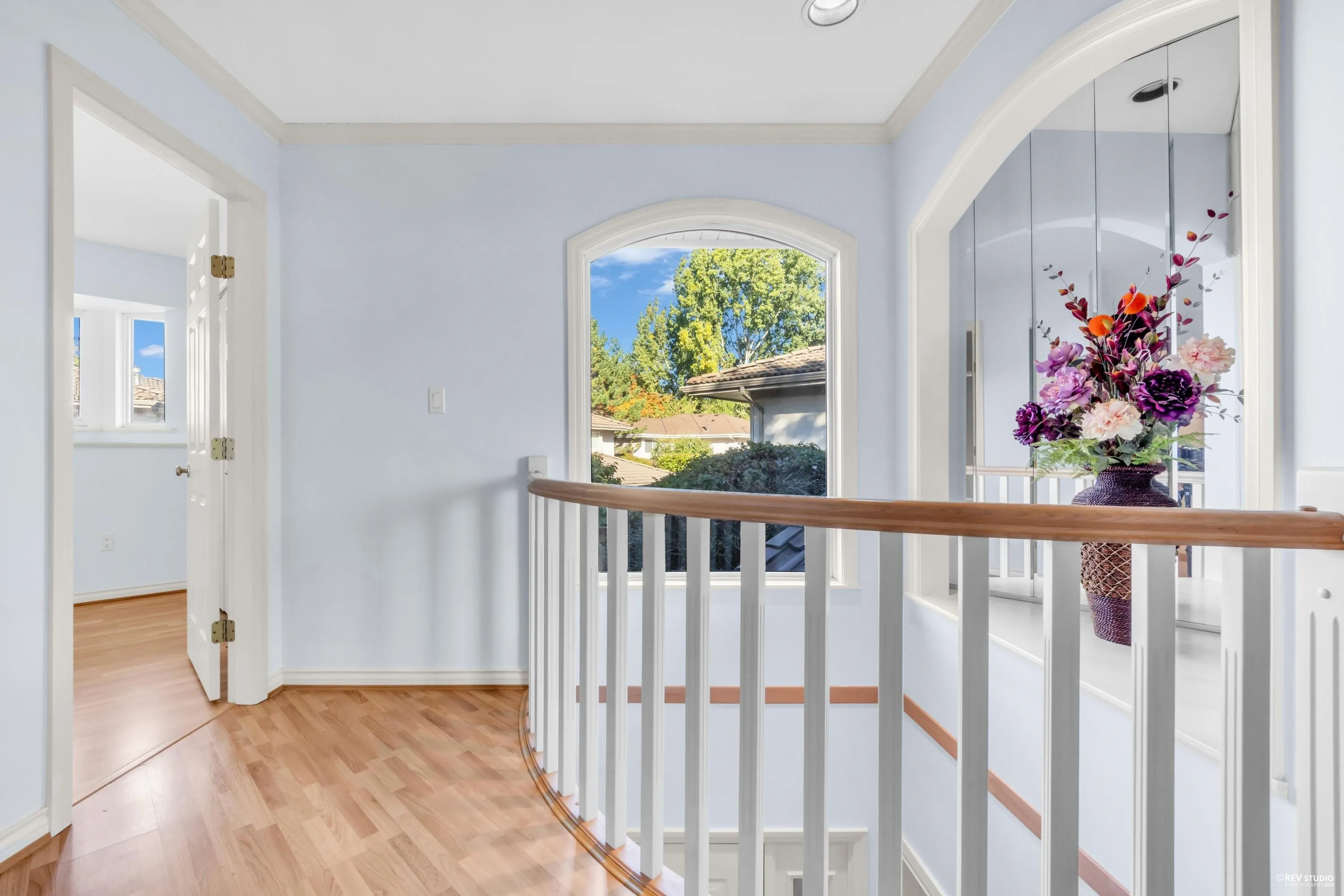 6 8151 Garden City Road