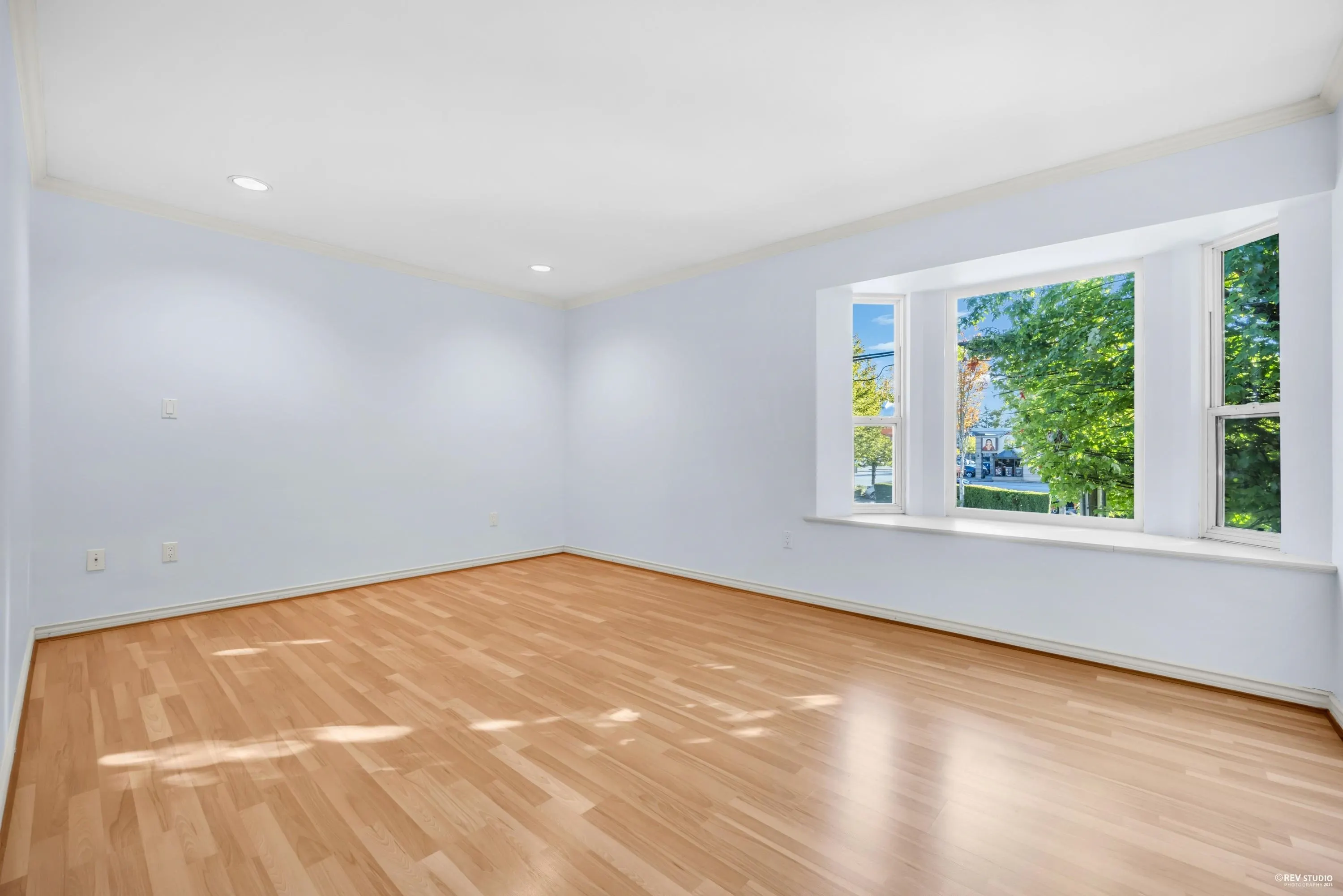 6 8151 Garden City Road