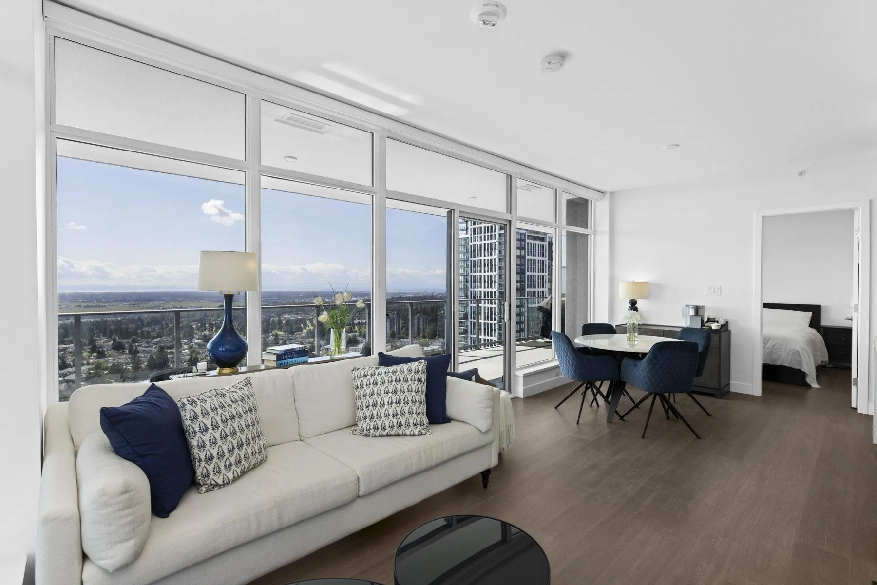 2504 6511 Sussex Avenue