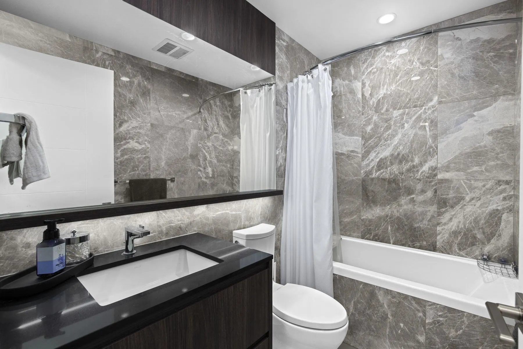 2504 6511 Sussex Avenue