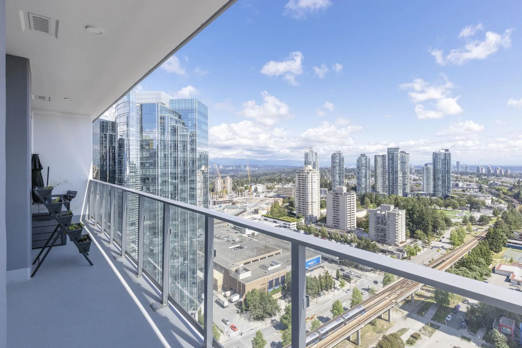 2504 6511 Sussex Avenue