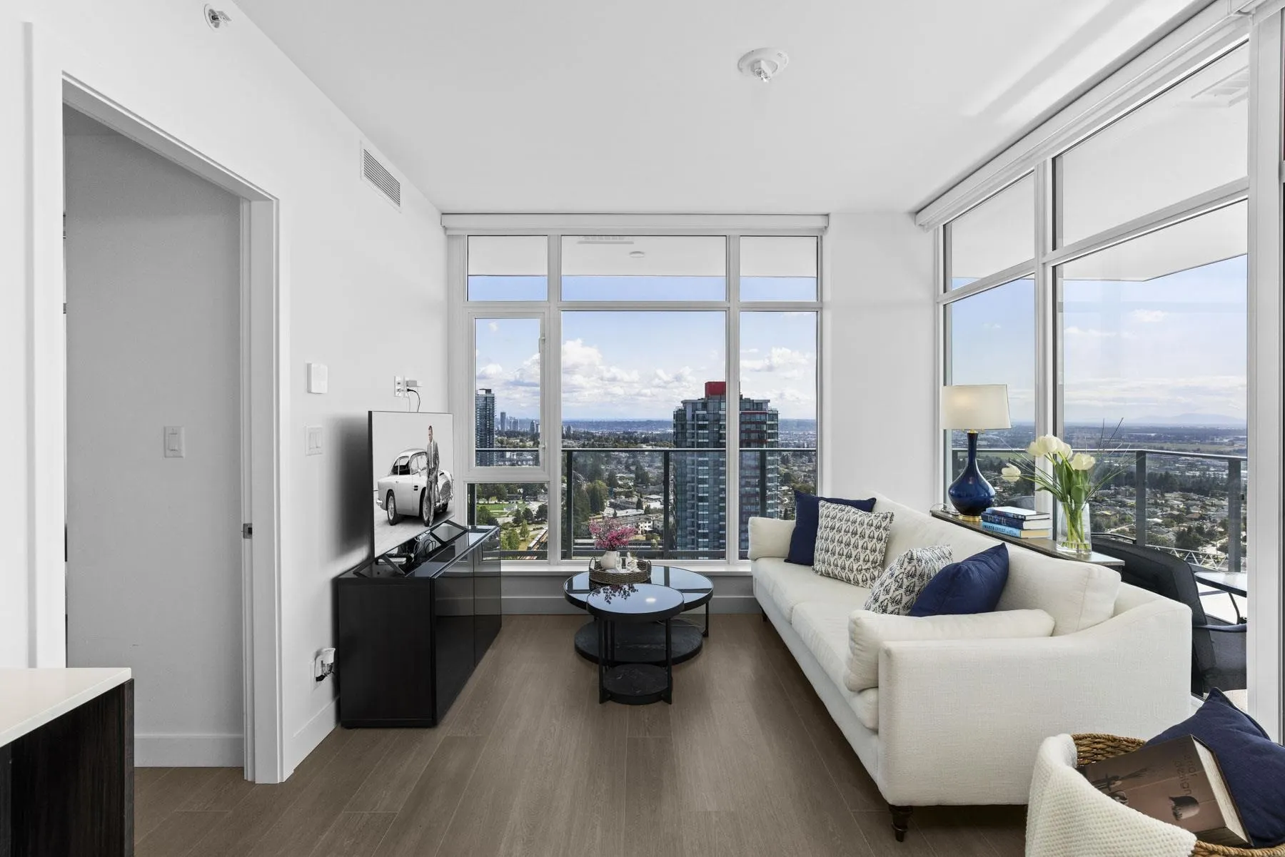 2504 6511 Sussex Avenue