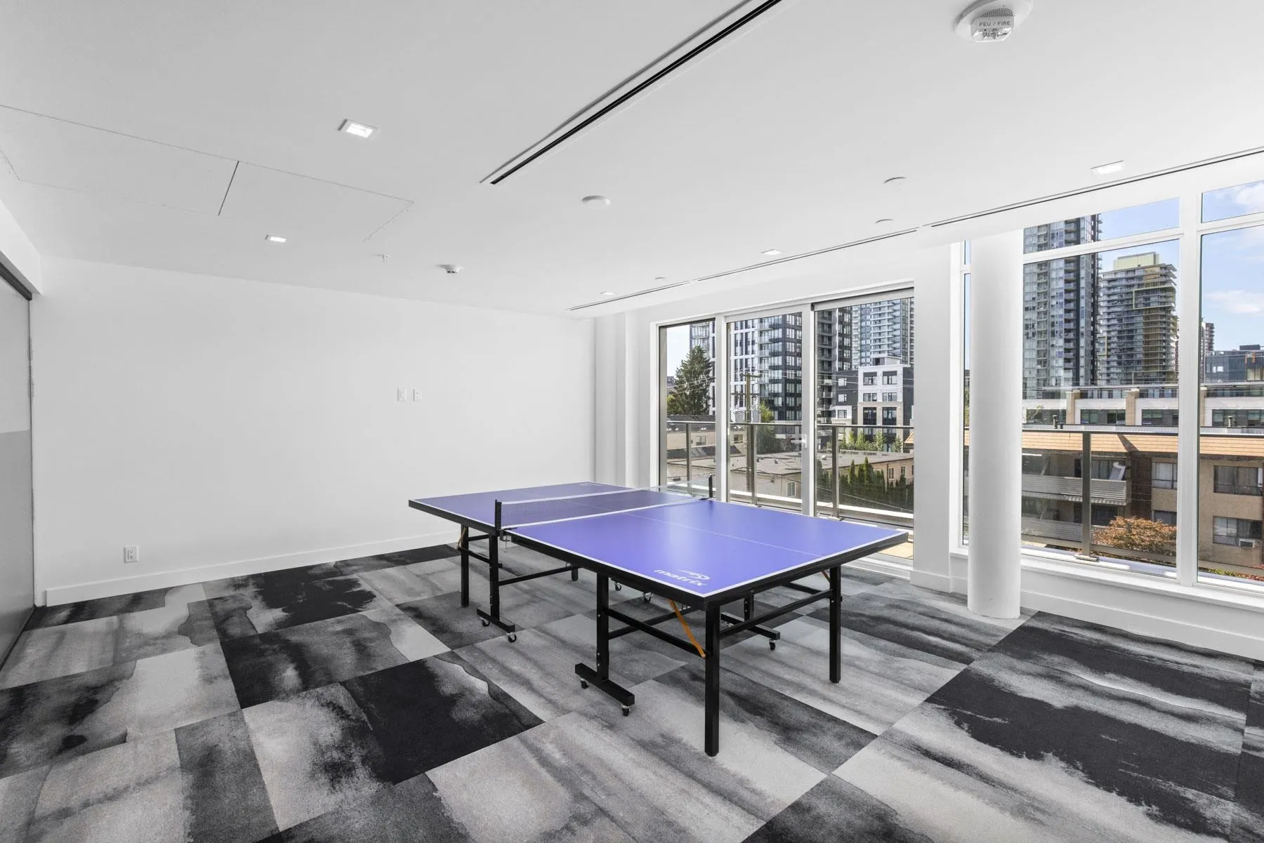 2504 6511 Sussex Avenue