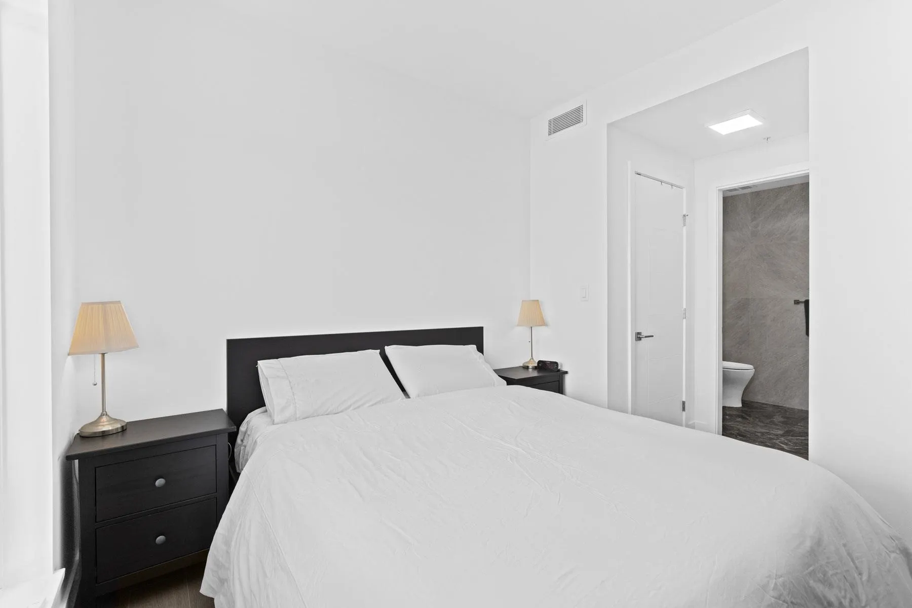 2504 6511 Sussex Avenue