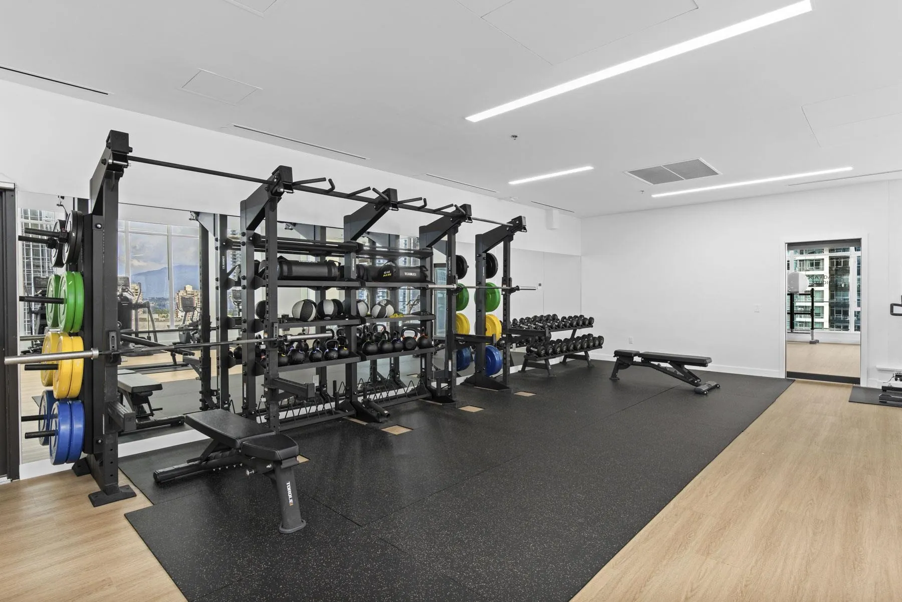 2504 6511 Sussex Avenue