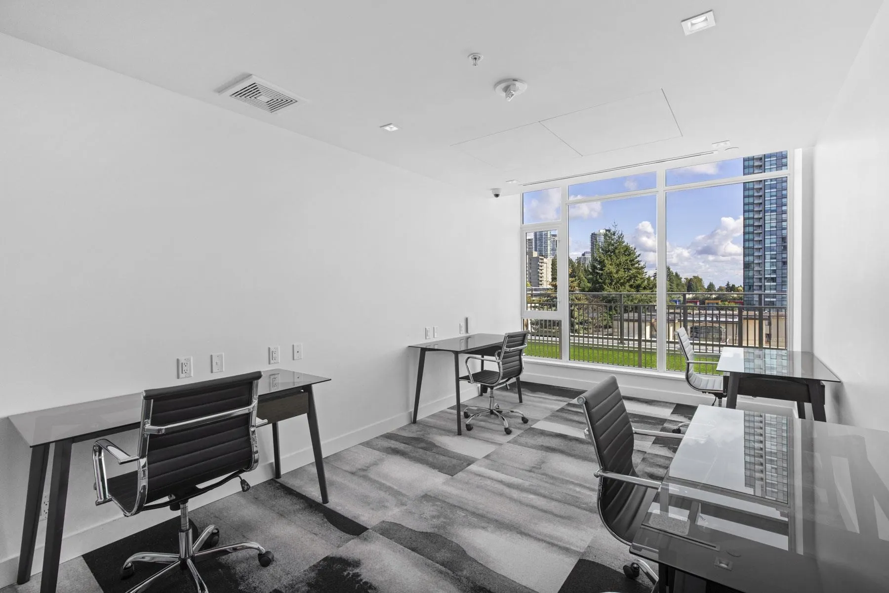 2504 6511 Sussex Avenue