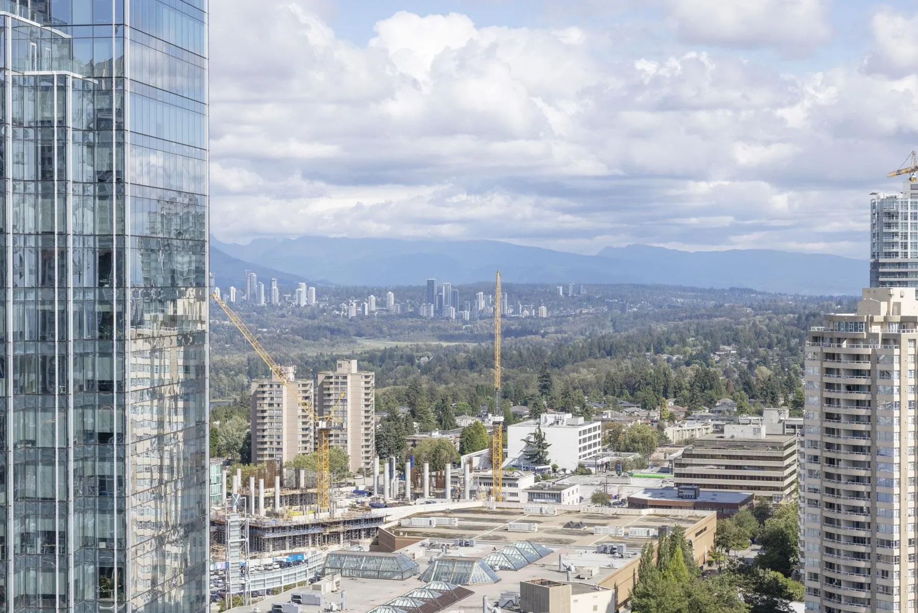 2504 6511 Sussex Avenue