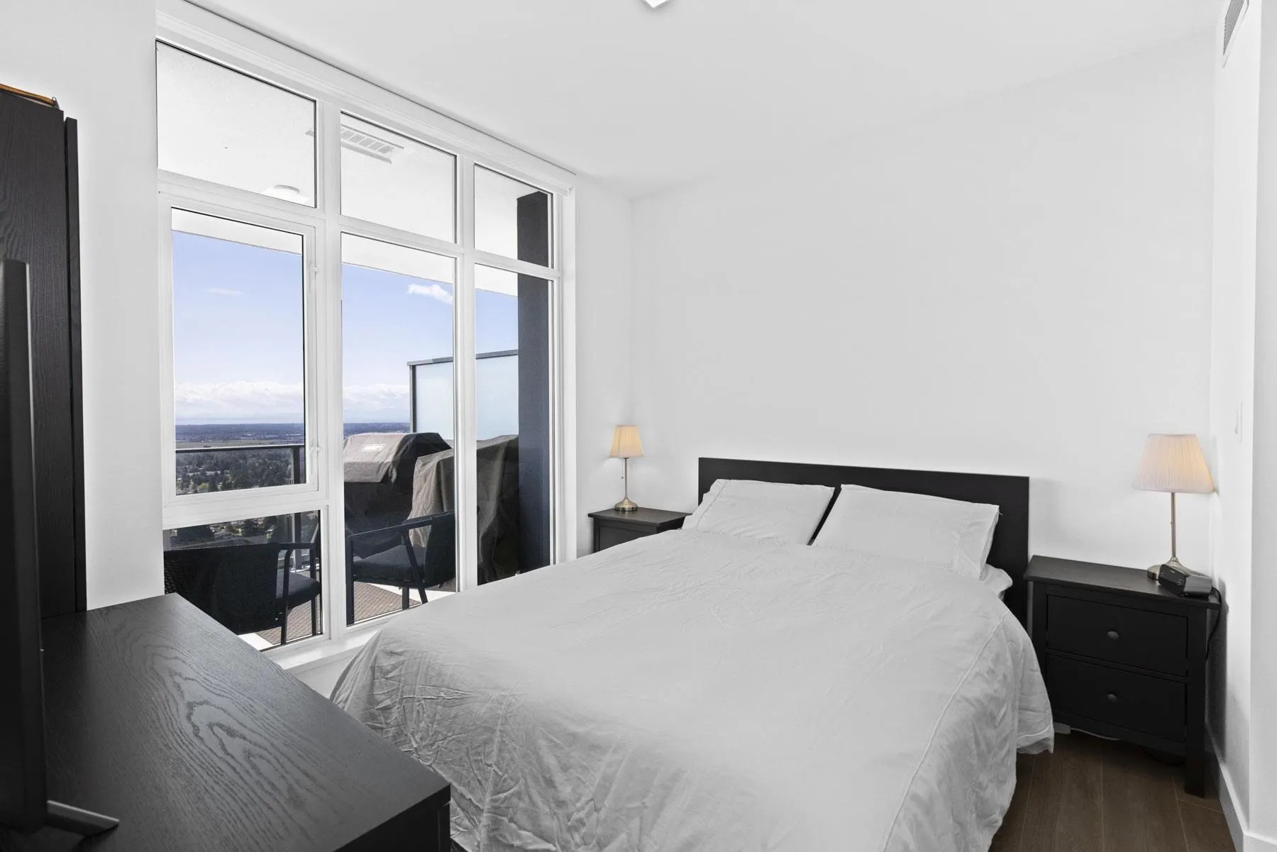 2504 6511 Sussex Avenue