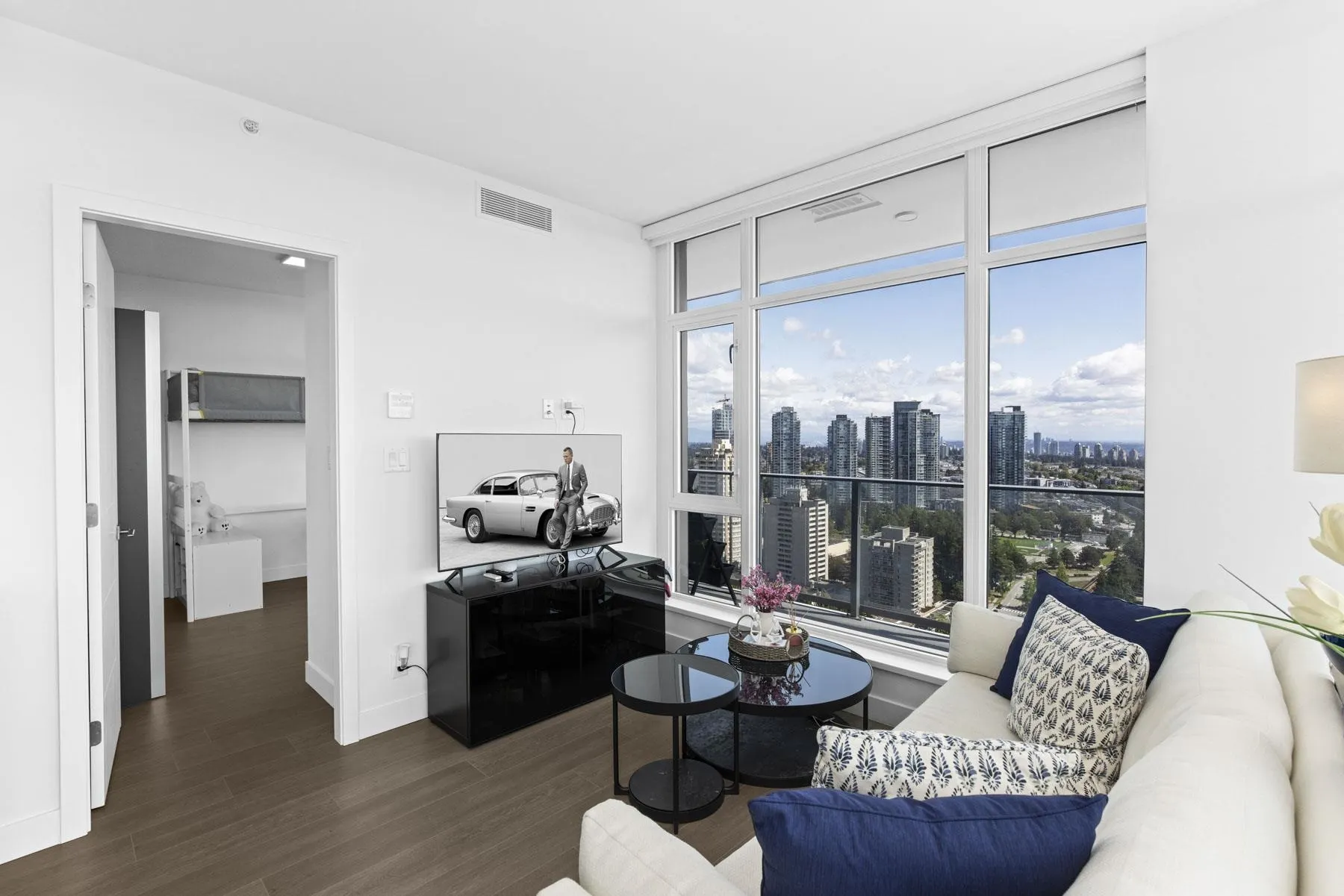 2504 6511 Sussex Avenue