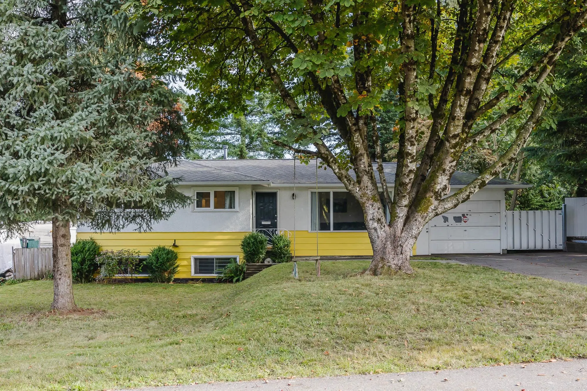 2296 Alexander Crescent