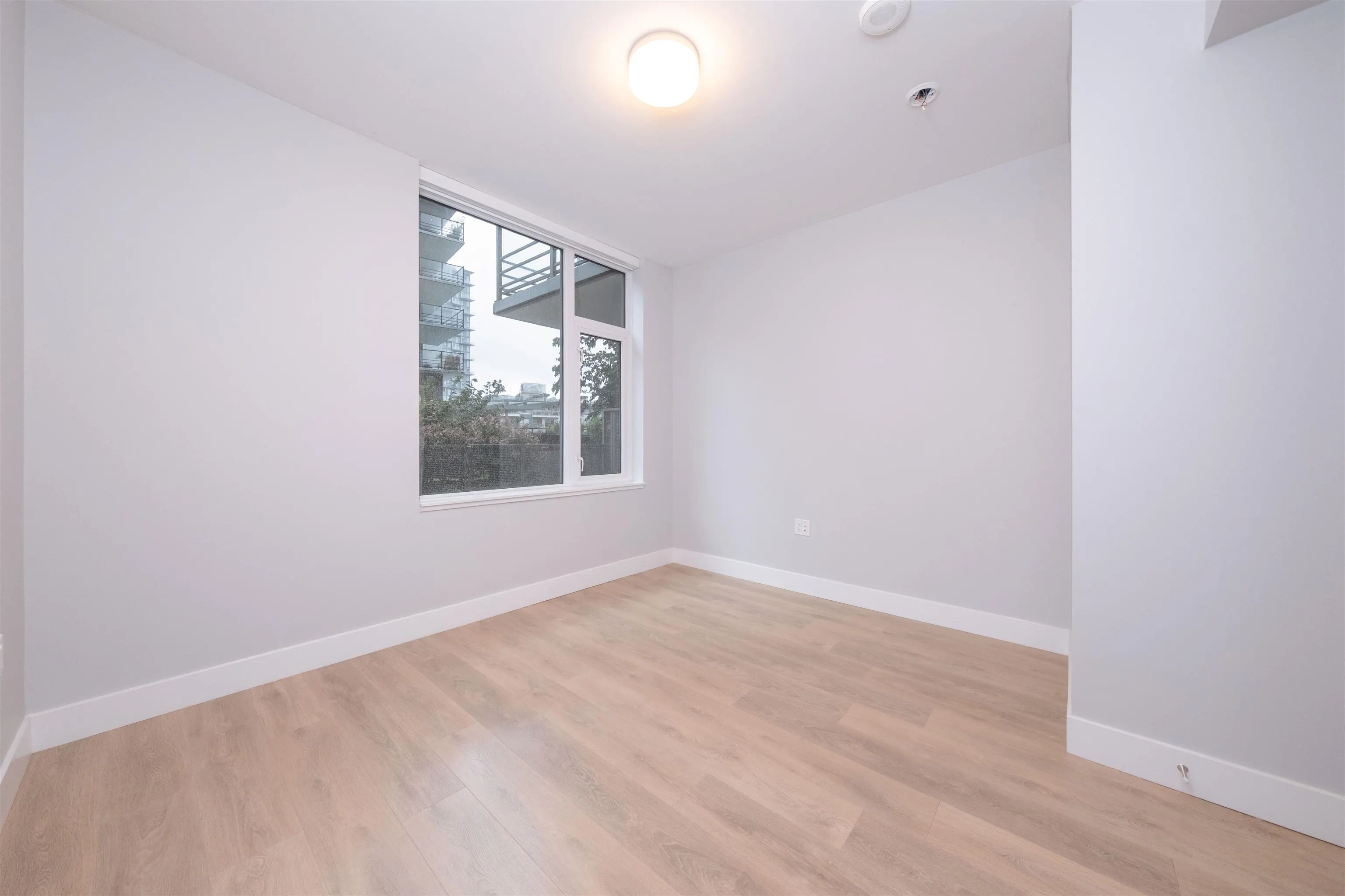 201 3451 Sawmill Crescent