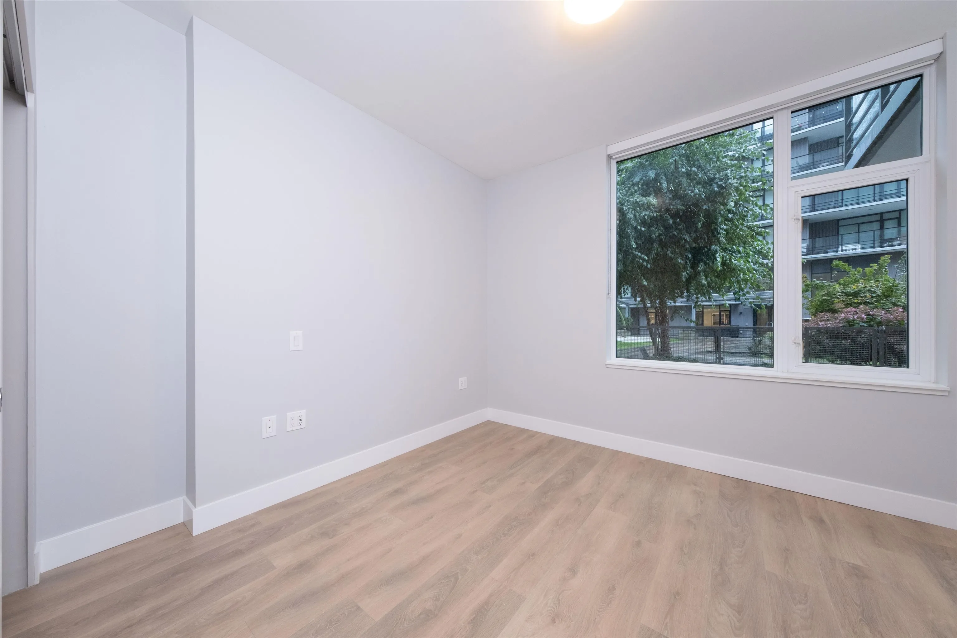 201 3451 Sawmill Crescent