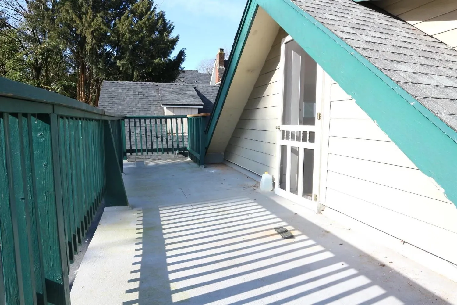 Top 796 E 12 Street