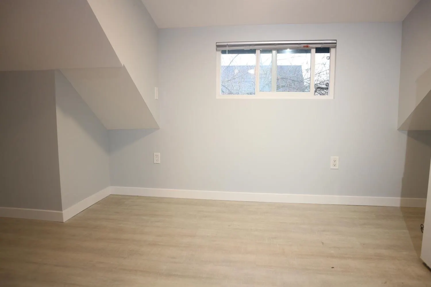 Top 796 E 12 Street