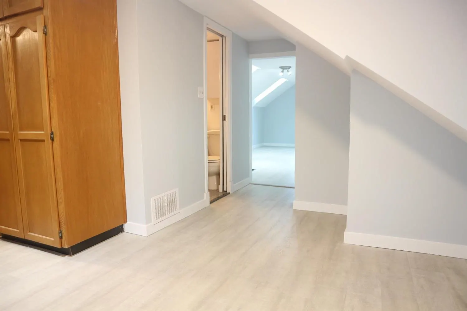 Top 796 E 12 Street