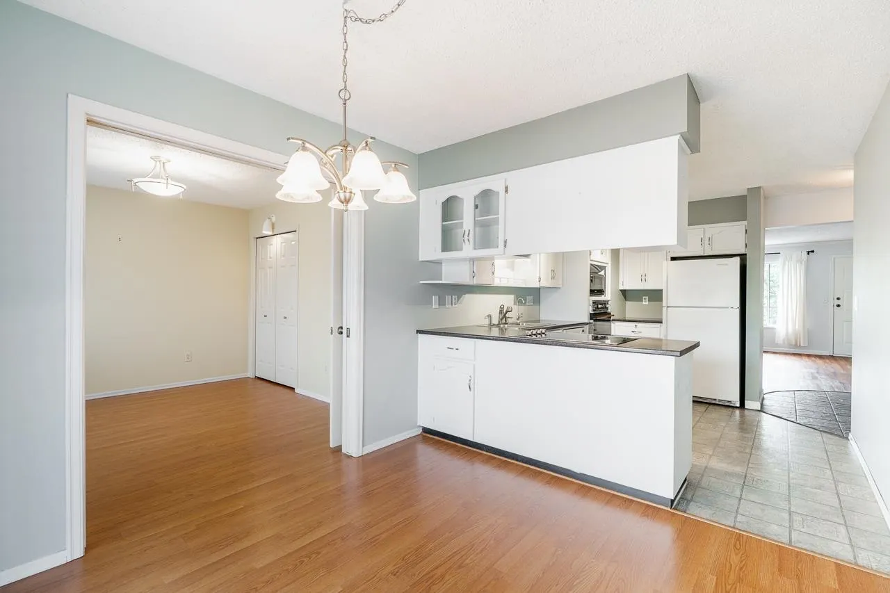 41 32959 George Ferguson Way