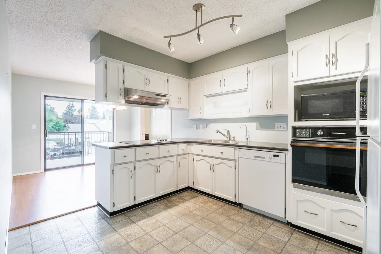 41 32959 George Ferguson Way