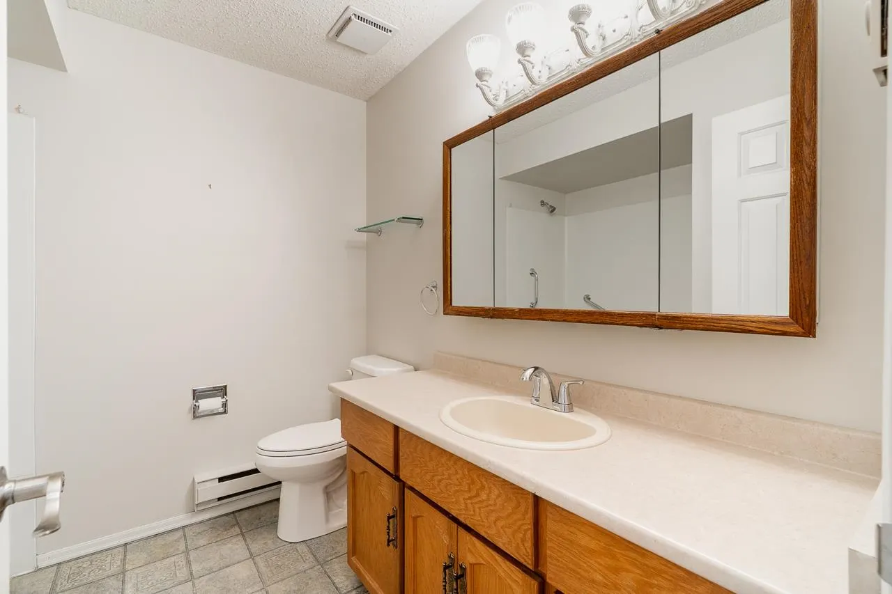 41 32959 George Ferguson Way