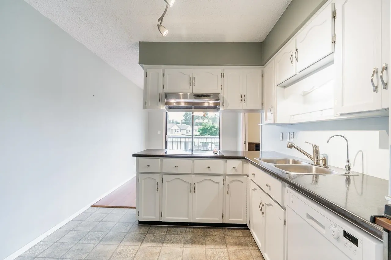 41 32959 George Ferguson Way