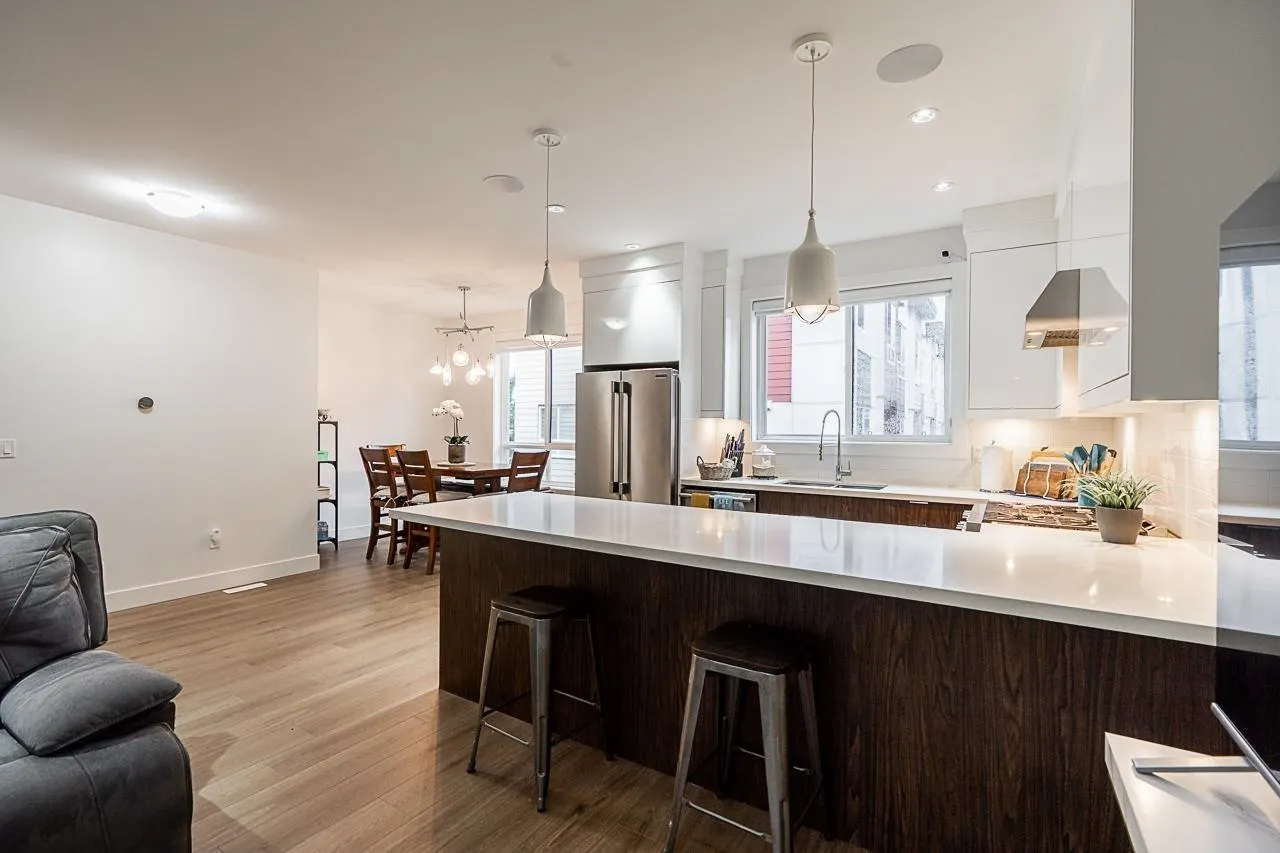 31 1670 160 Street