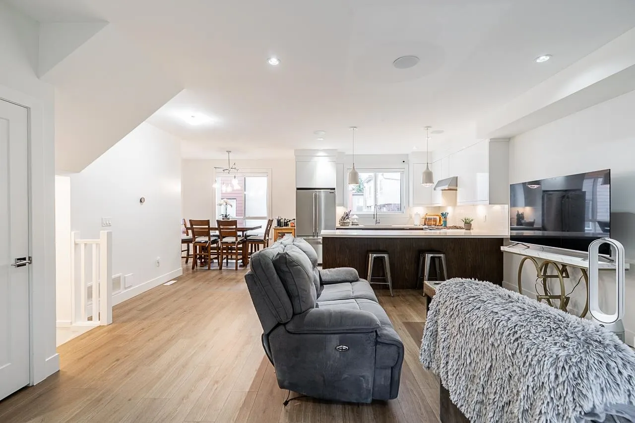 31 1670 160 Street