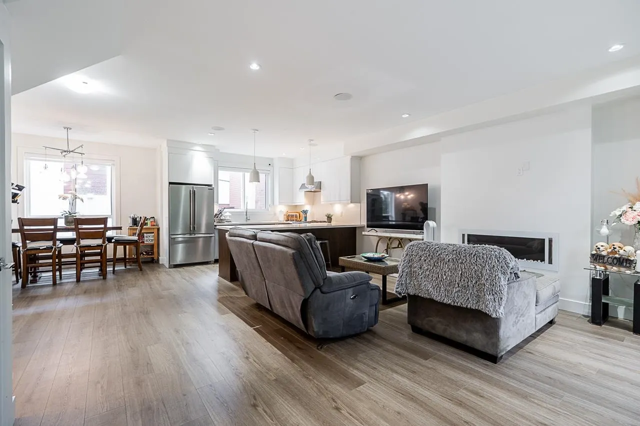 31 1670 160 Street
