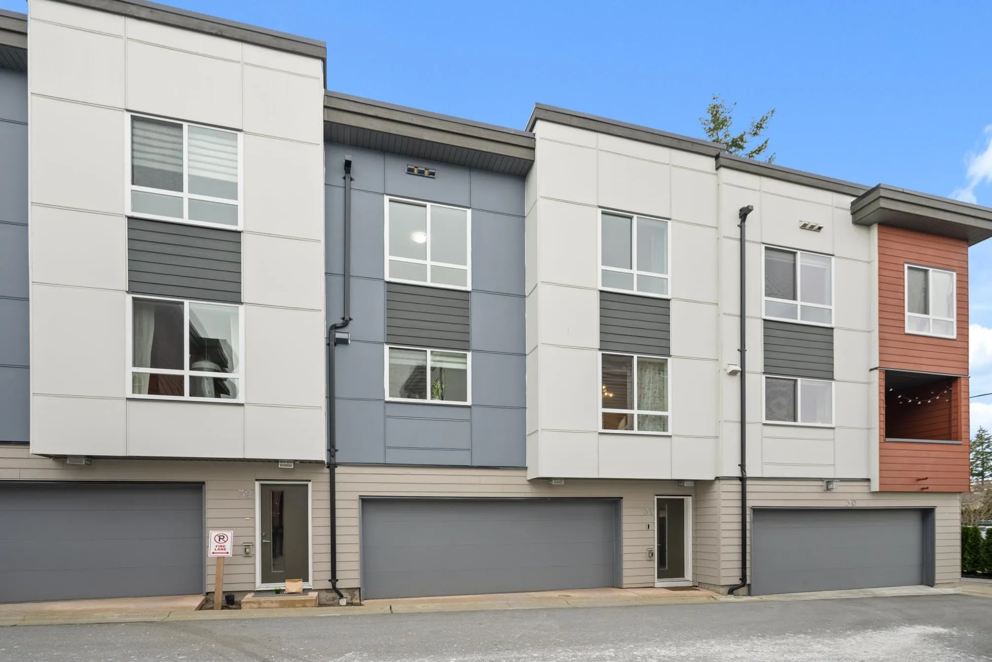 31 1670 160 Street