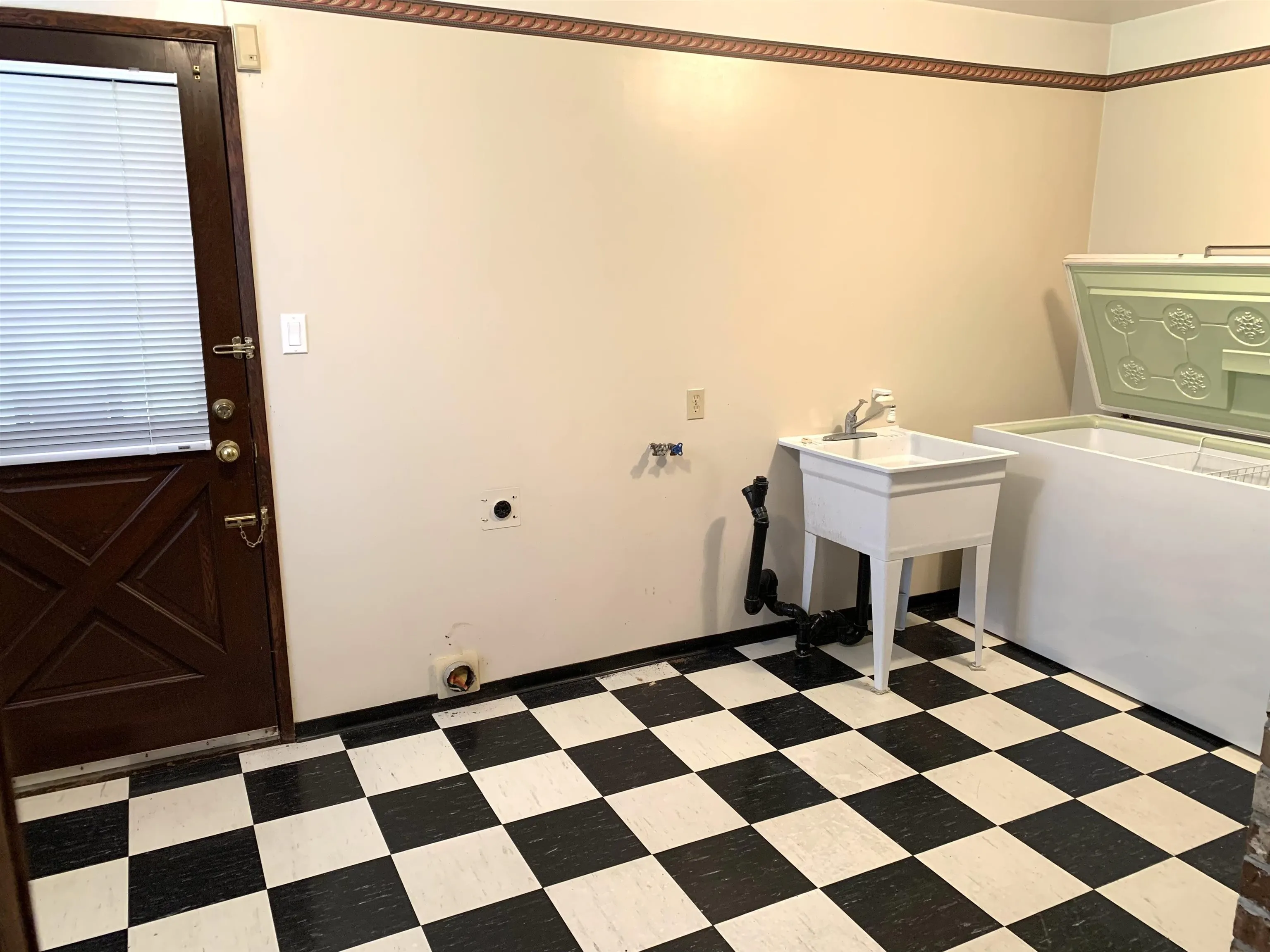 29933 Anderson Avenue