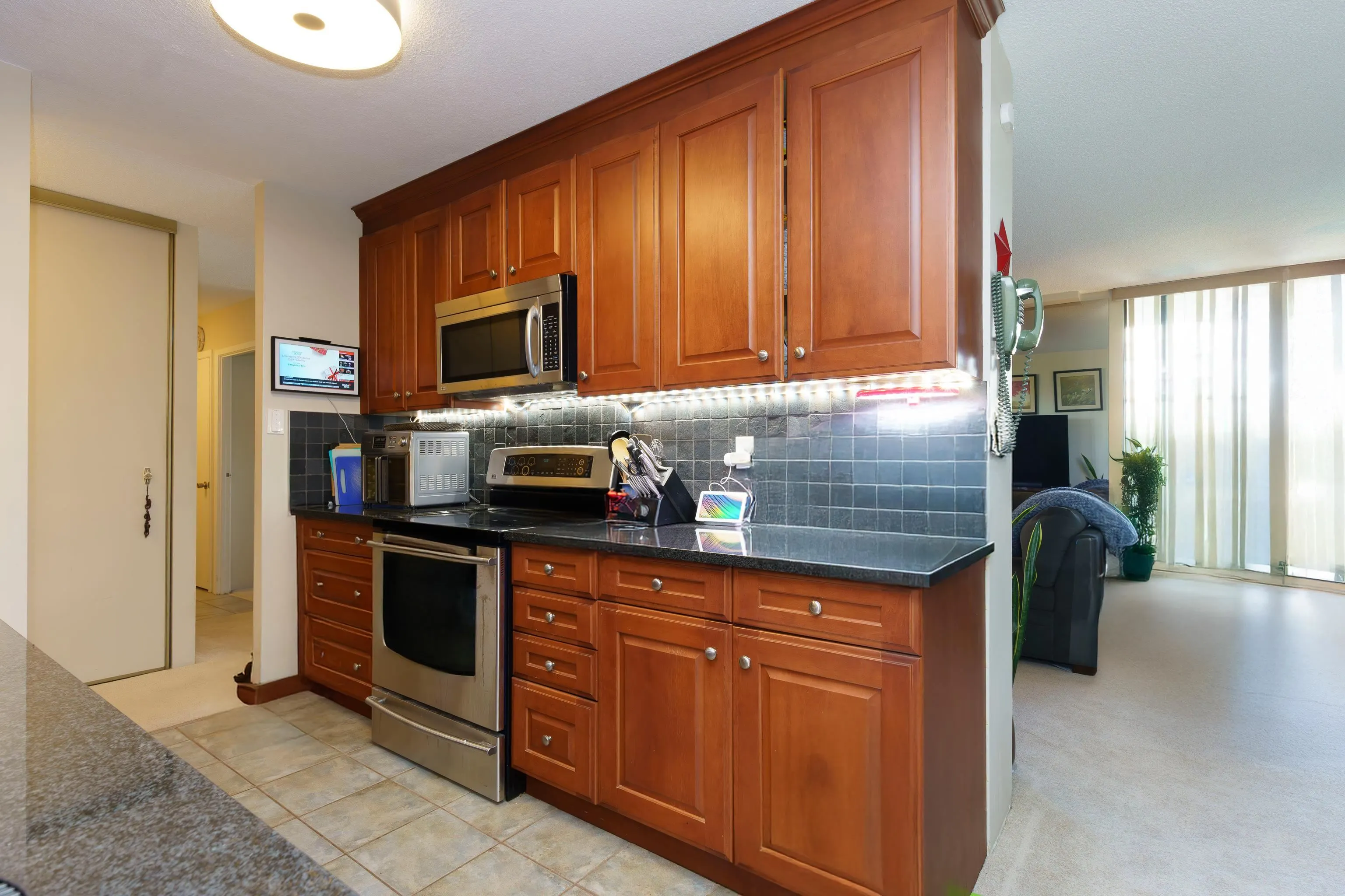 303 3737 Bartlett Court