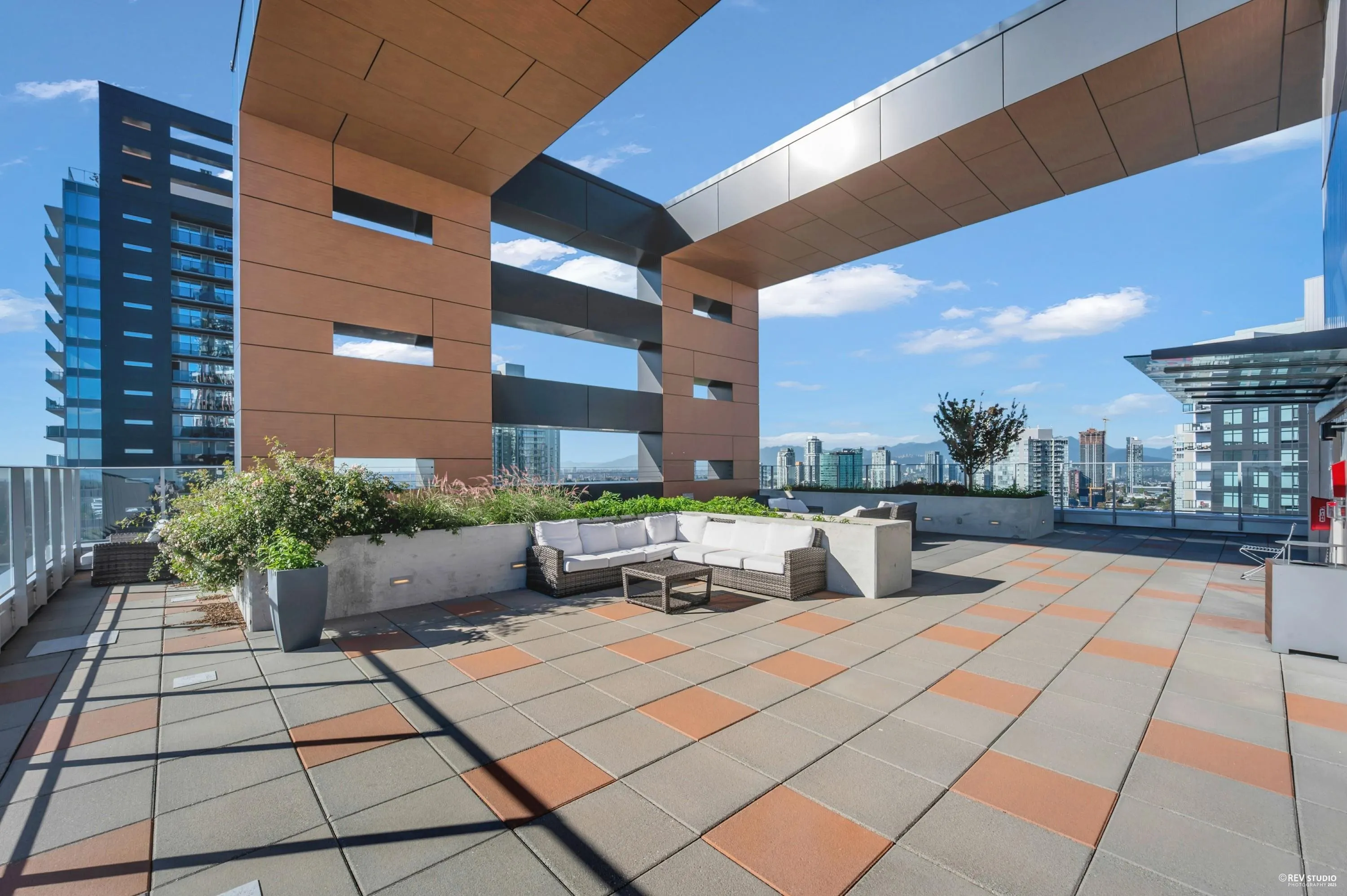 1508 13655 Fraser Highway