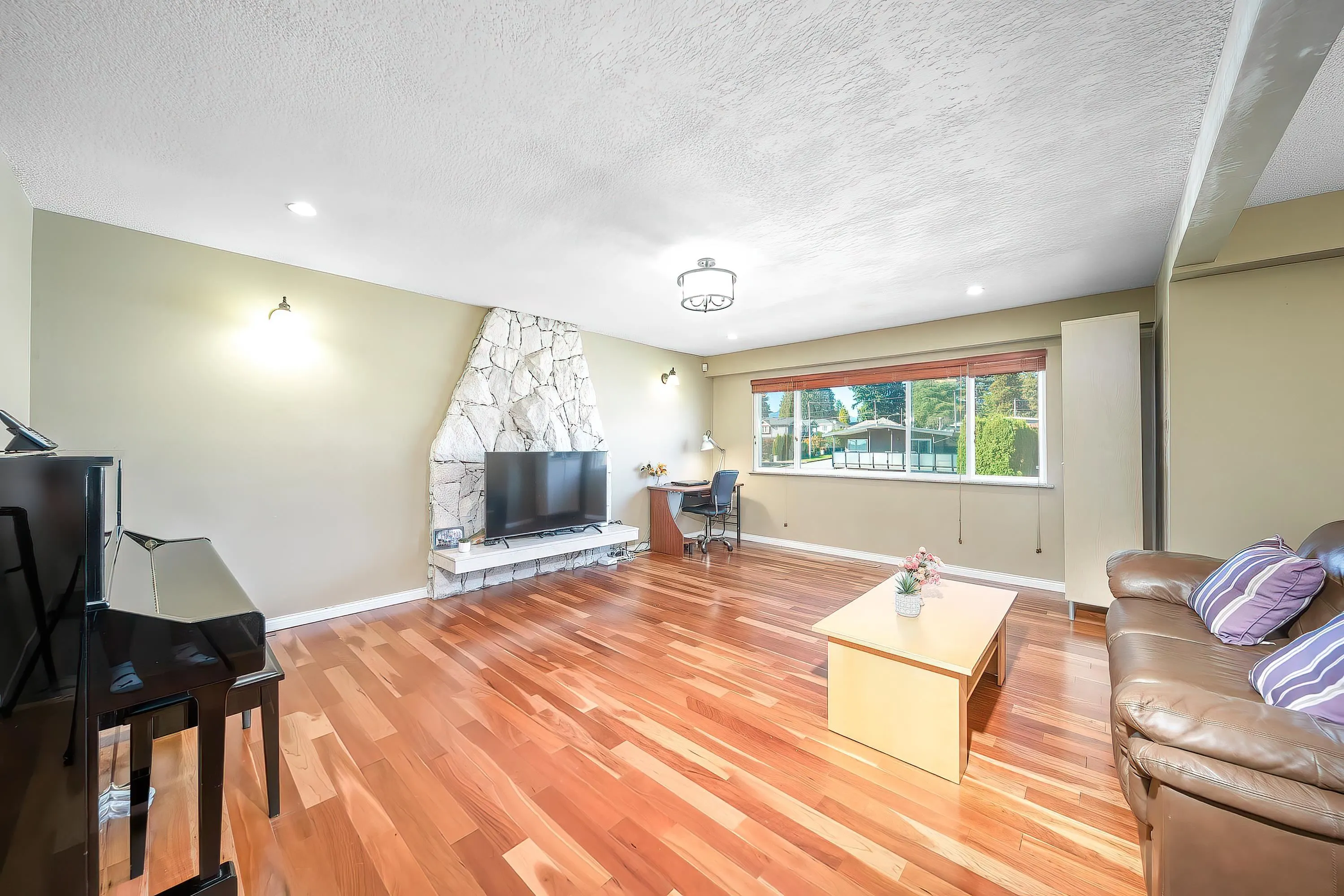 7122 Paulus Court