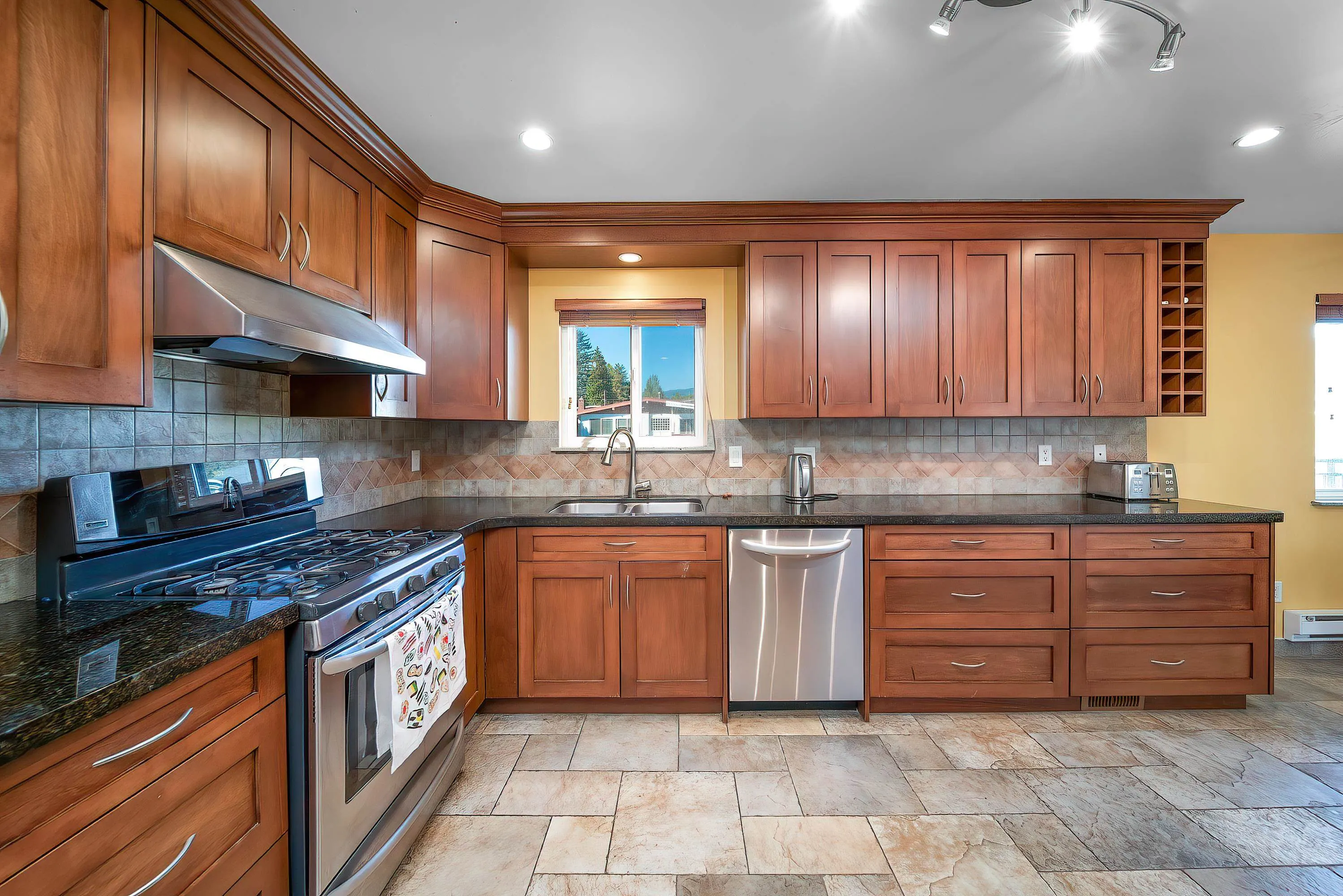 7122 Paulus Court