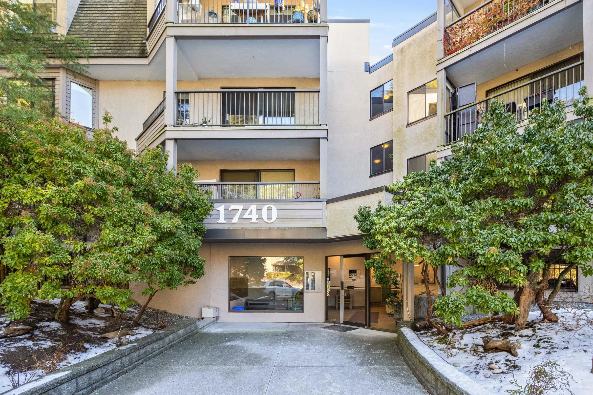 113 1740 Southmere Crescent