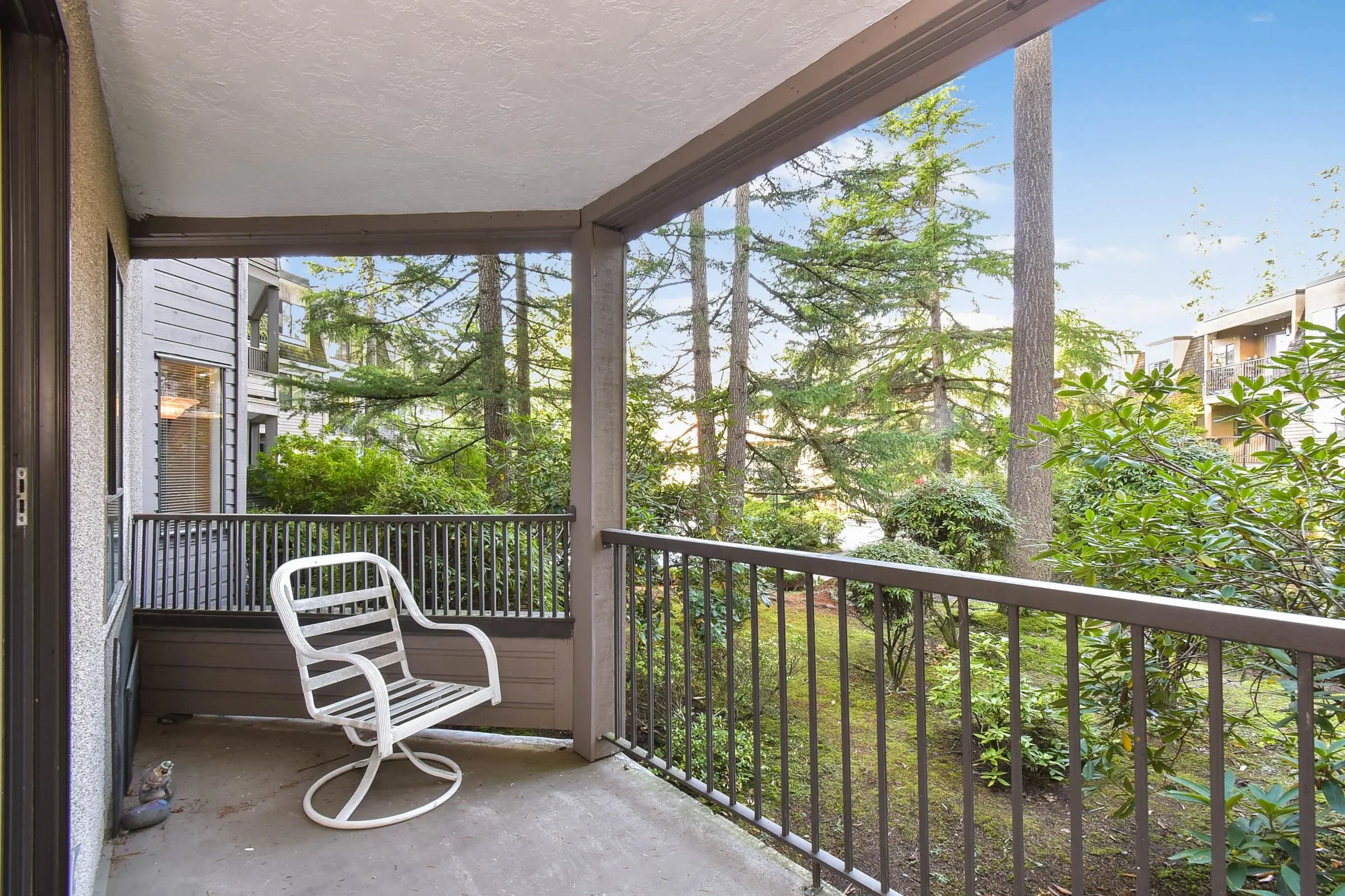 113 1740 Southmere Crescent
