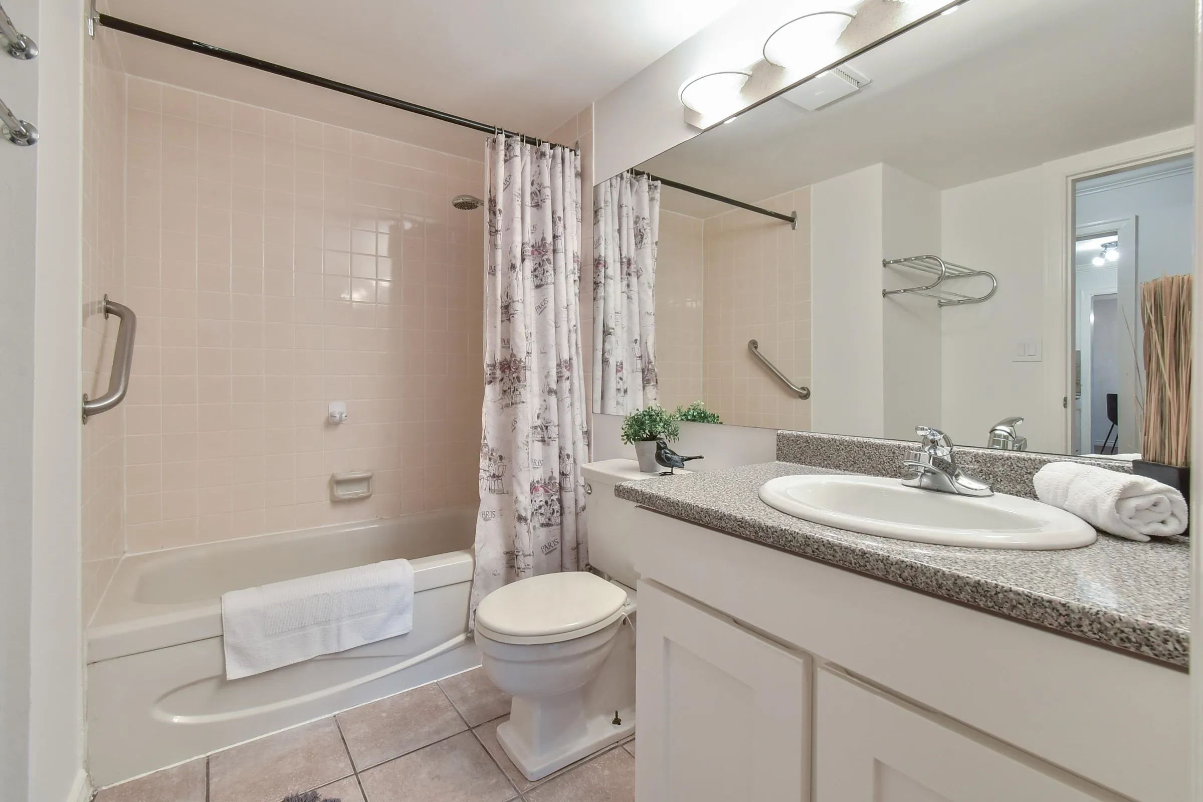 113 1740 Southmere Crescent
