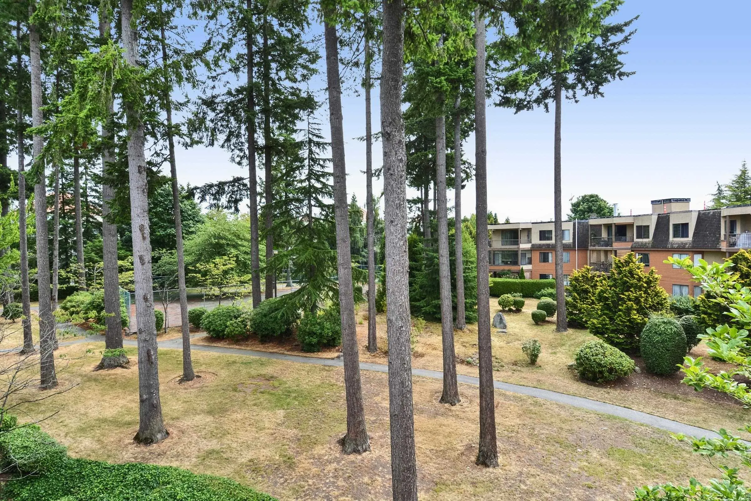 113 1740 Southmere Crescent