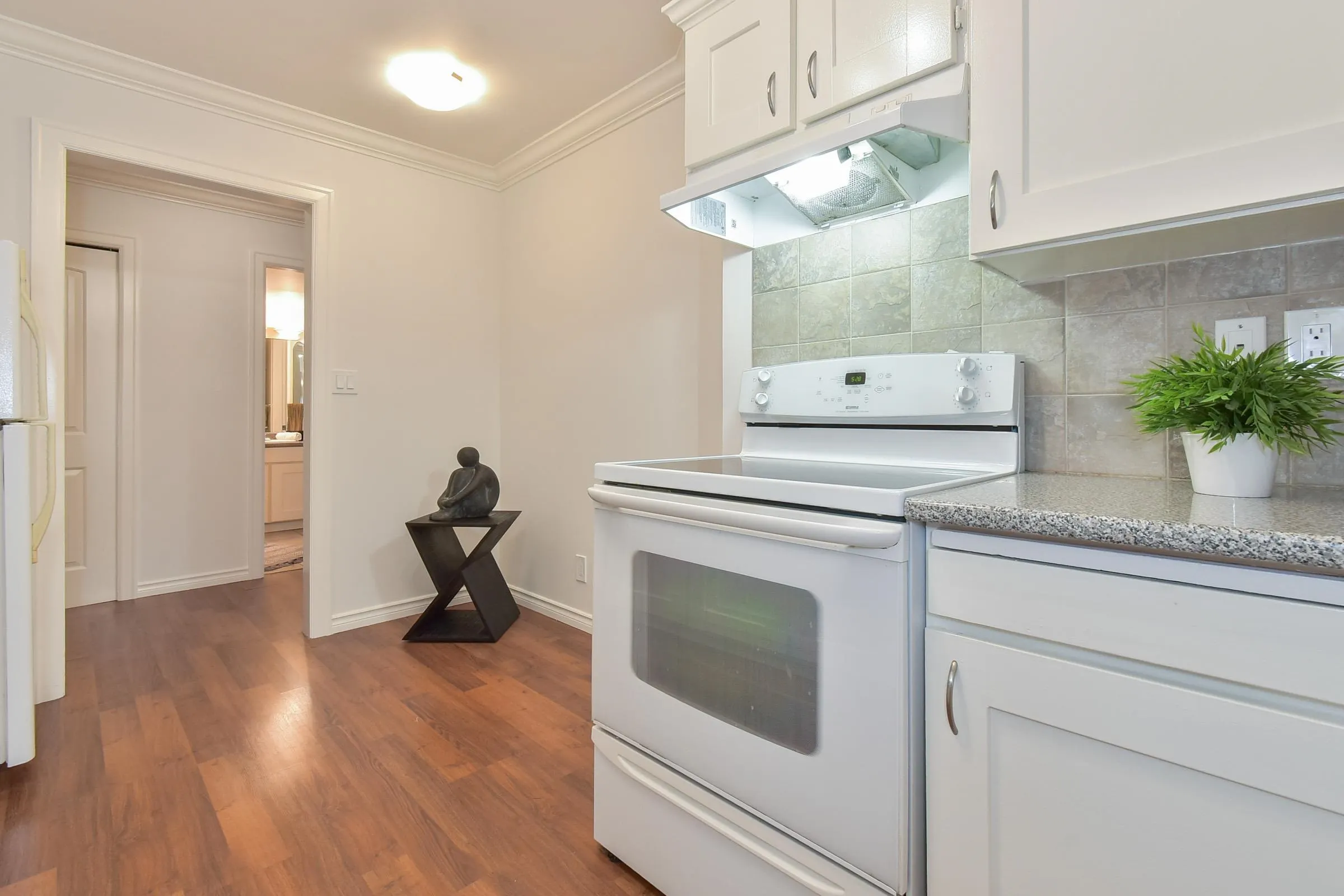 113 1740 Southmere Crescent