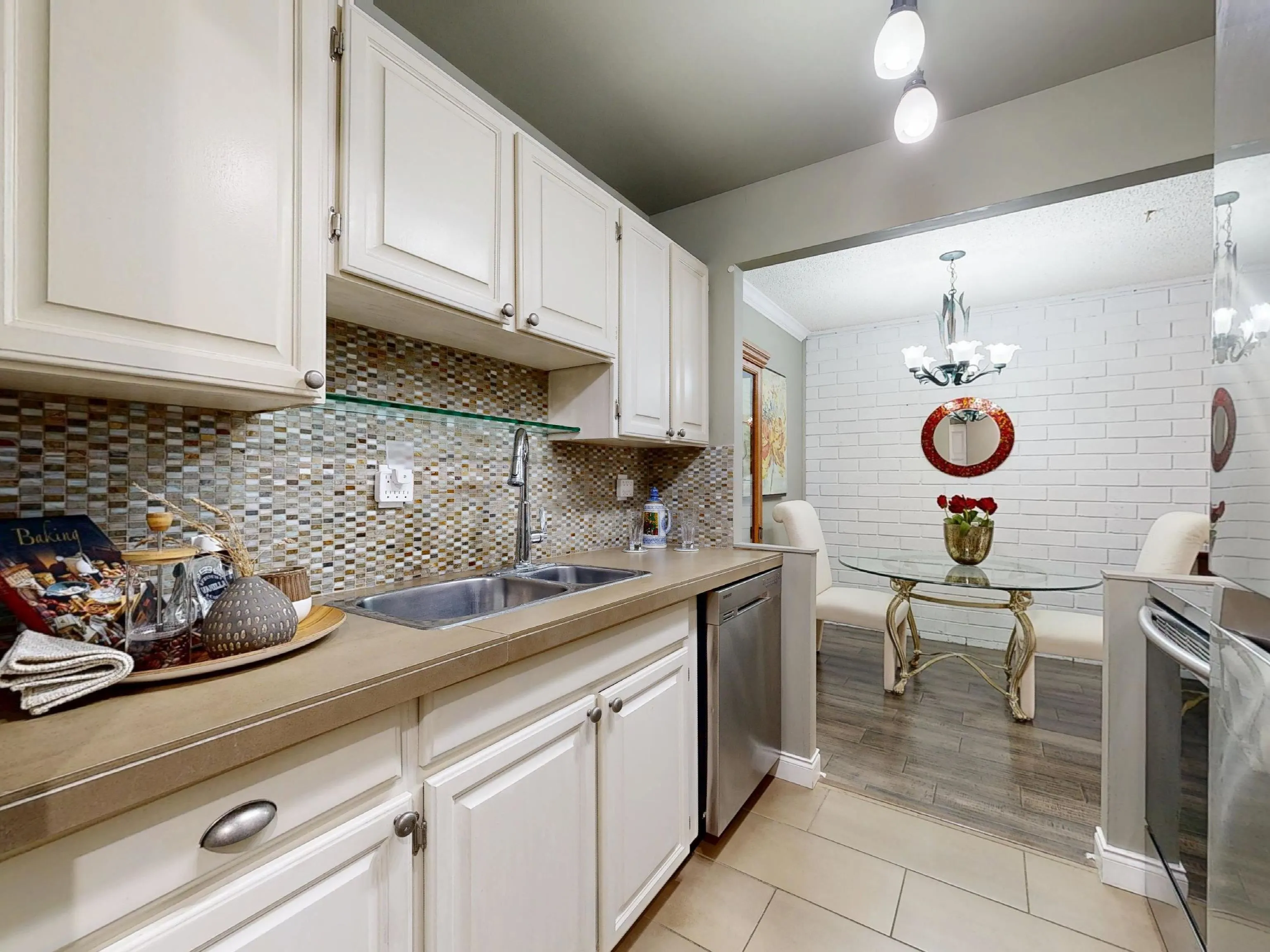 510 1405 W 15th Avenue