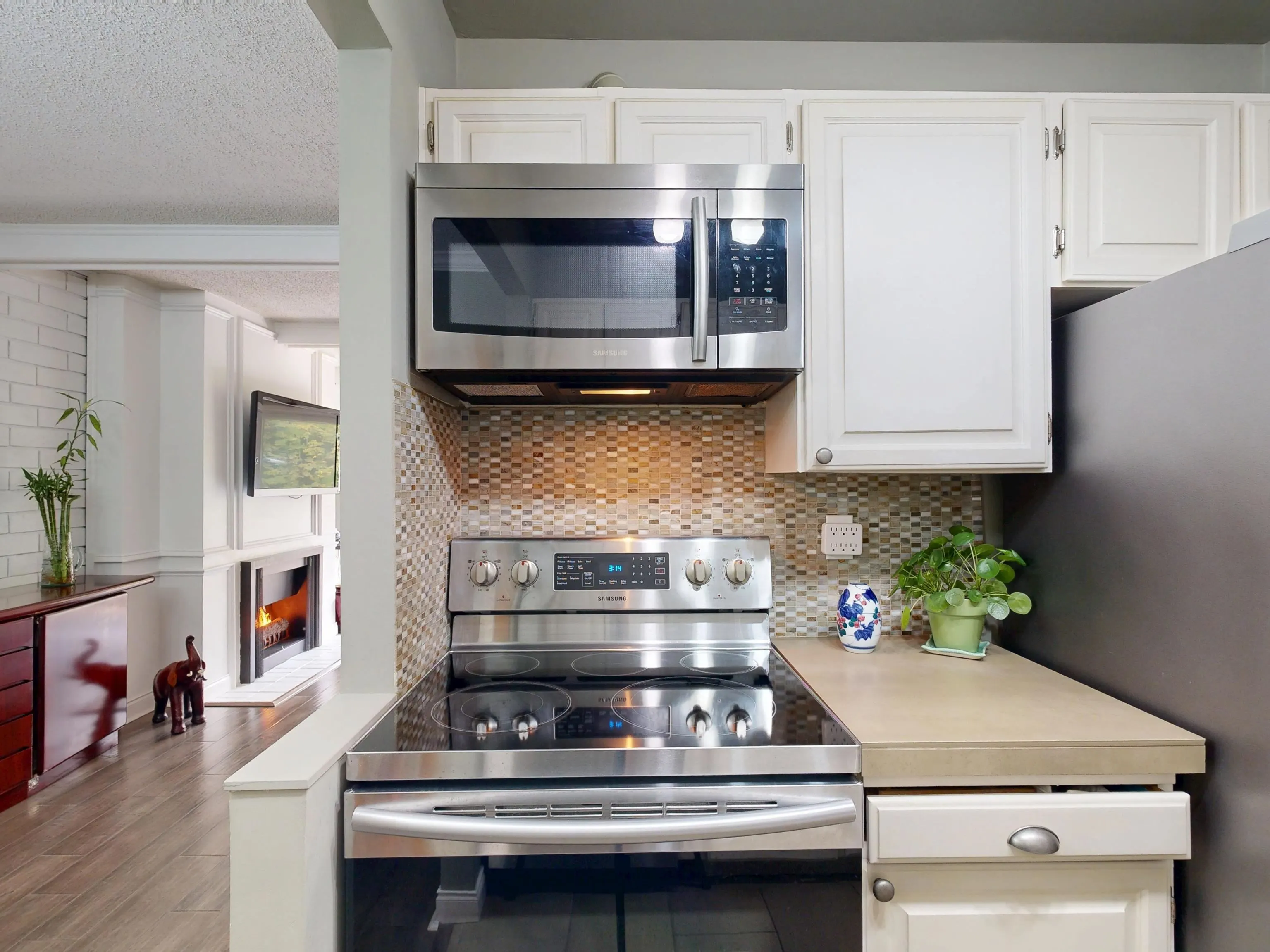 510 1405 W 15th Avenue