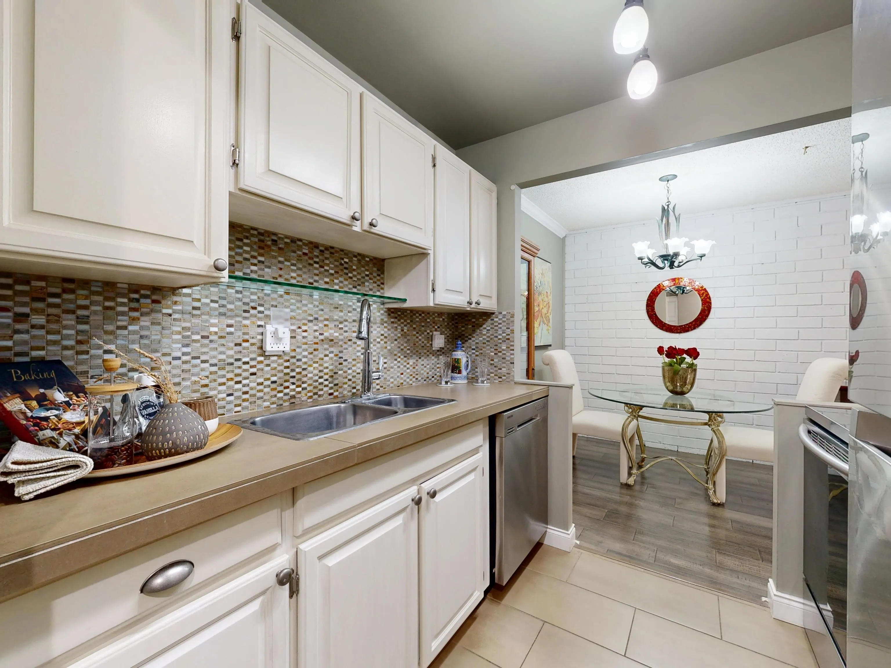 510 1405 W 15th Avenue