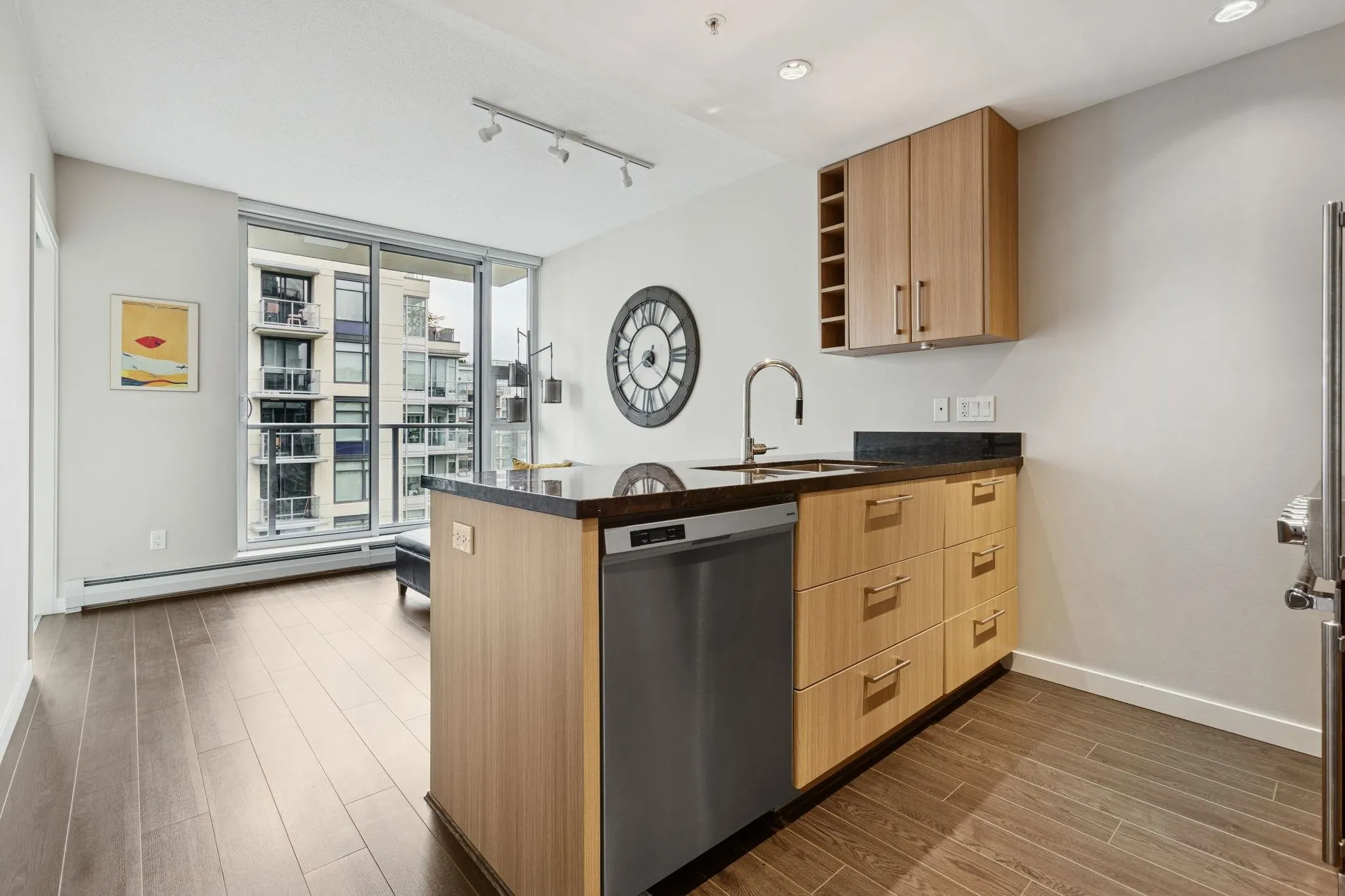 1001 108 W 1st Avenue