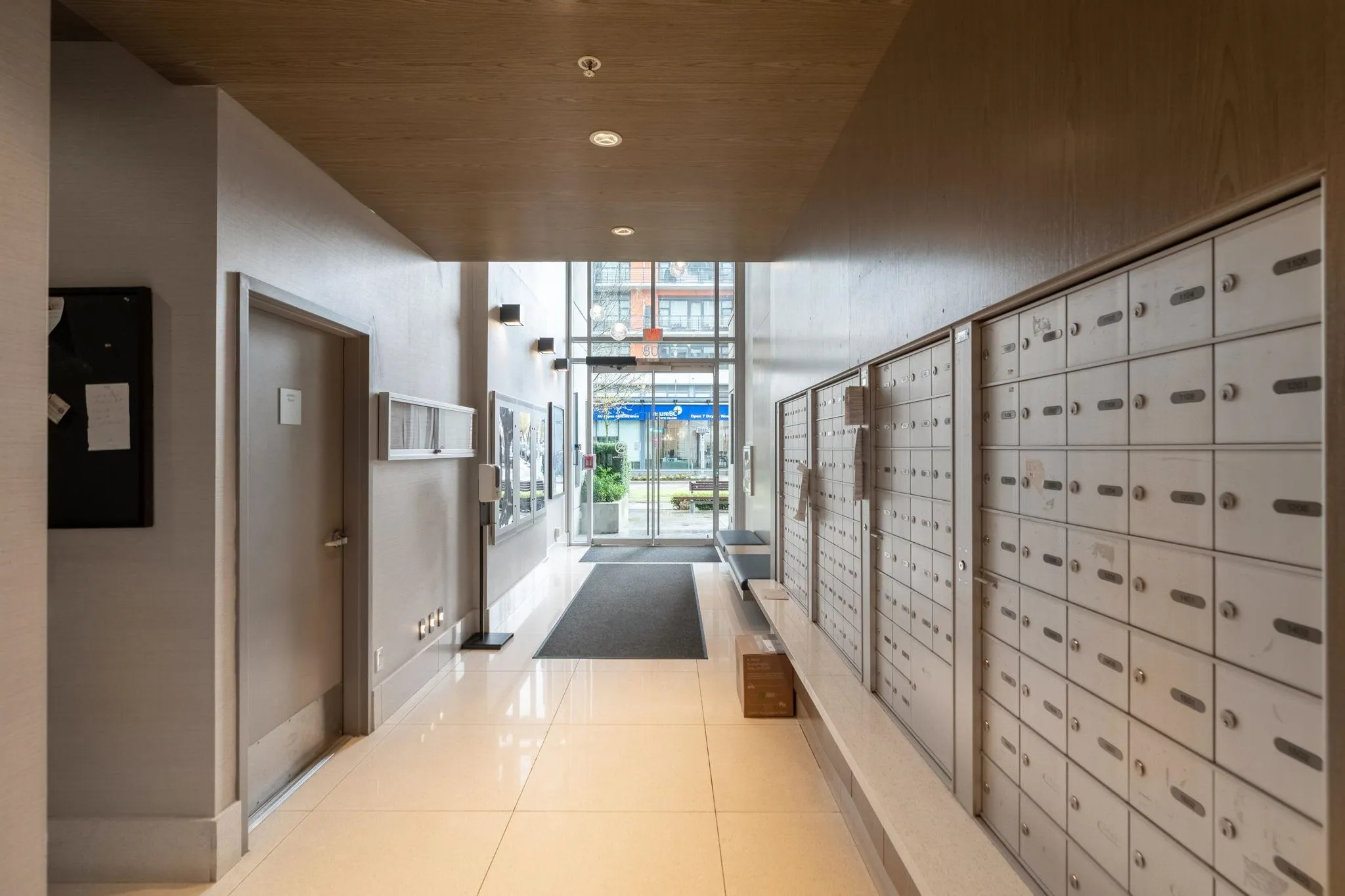 1001 108 W 1st Avenue