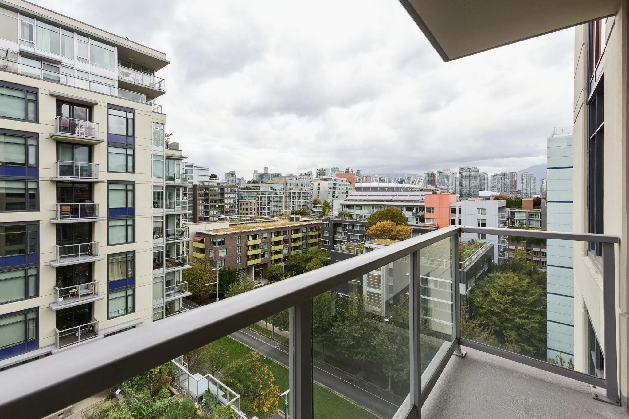 1001 108 W 1st Avenue