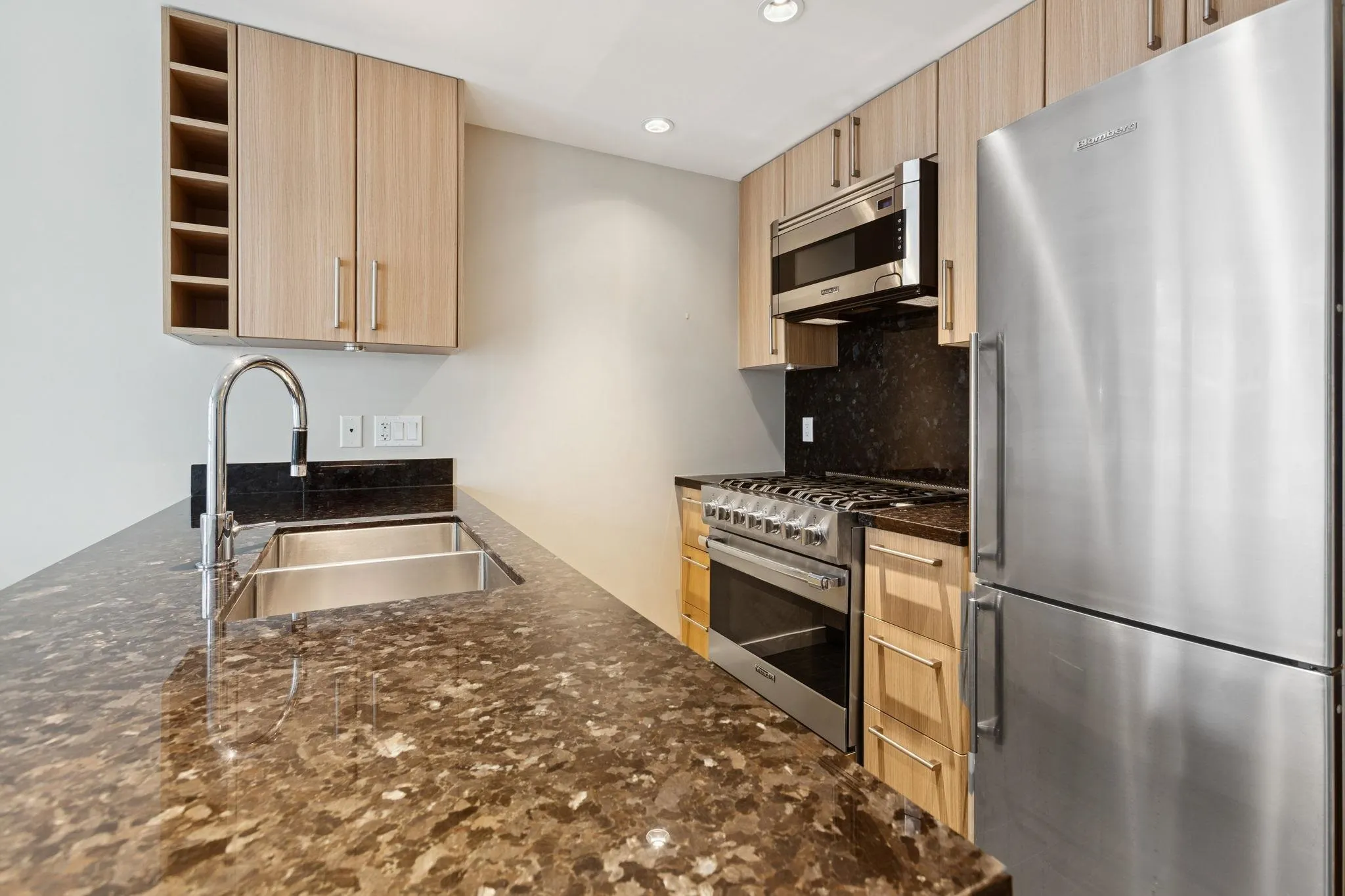 1001 108 W 1st Avenue