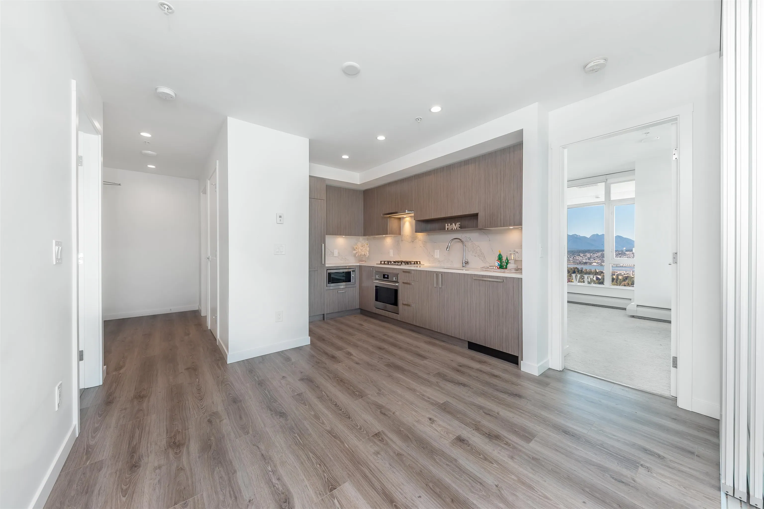 3305 13350 Central Avenue