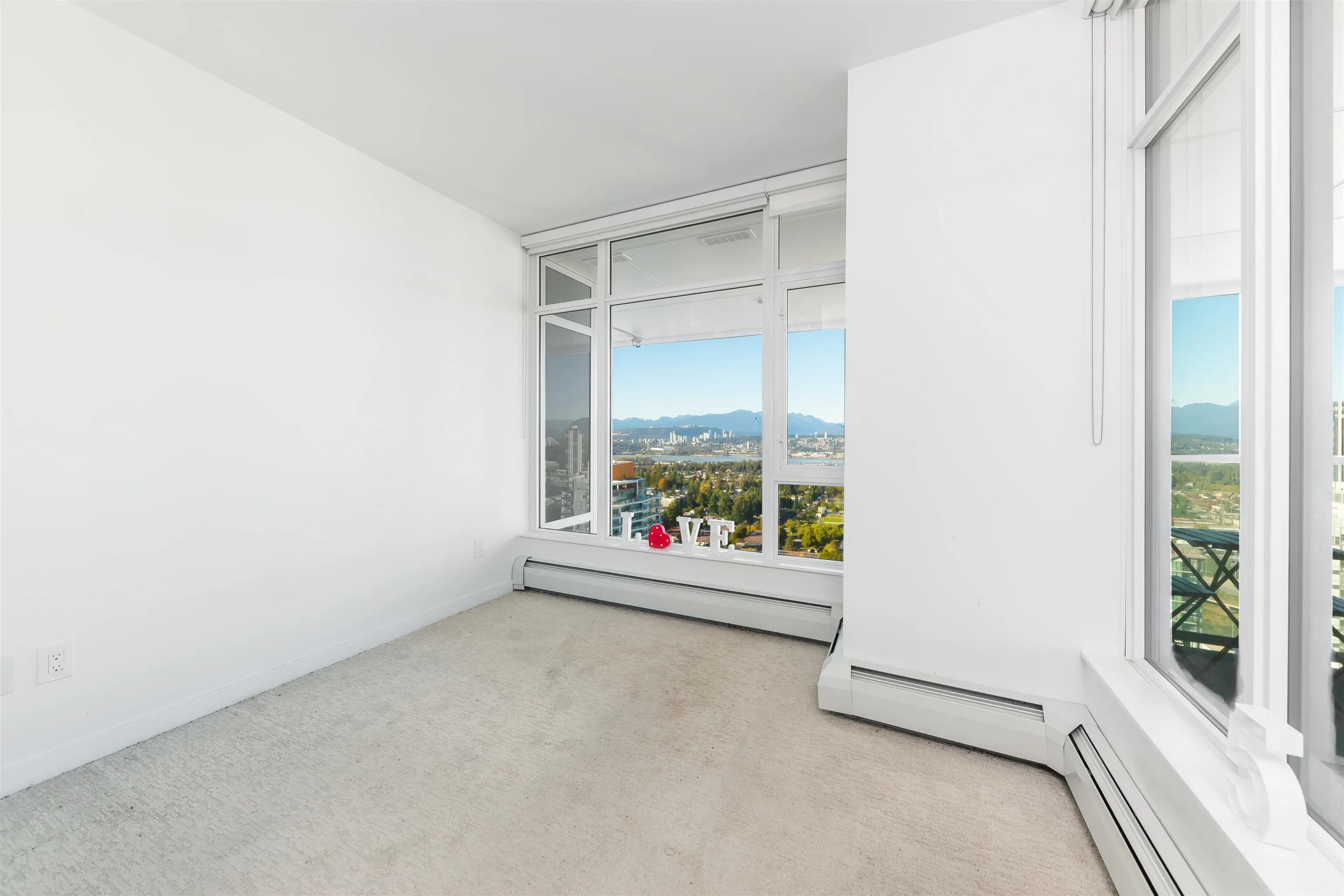 3305 13350 Central Avenue