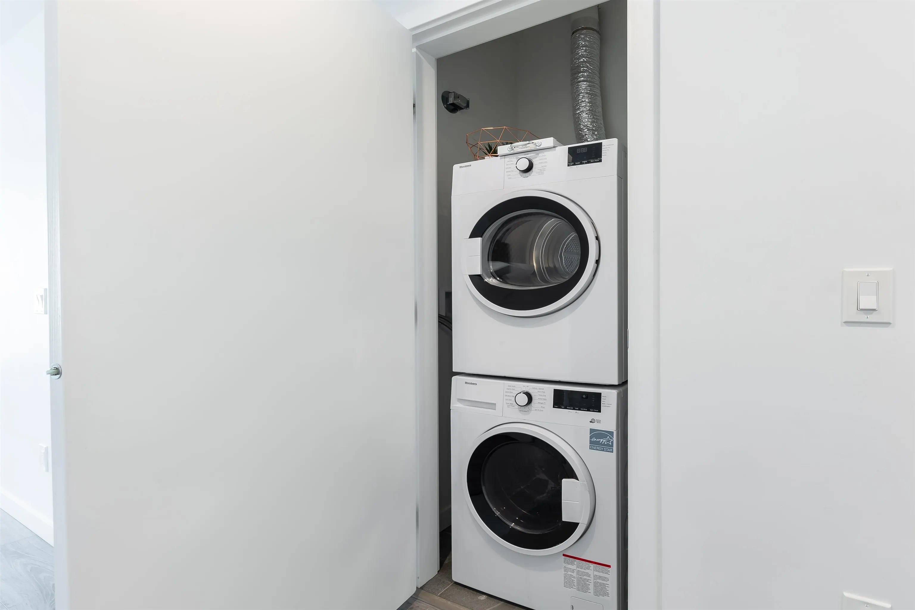 3305 13350 Central Avenue